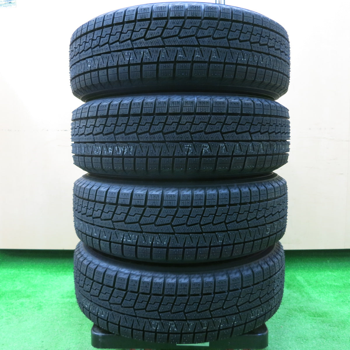 *送料無料*未使用！22年★スタッドレス 185/65R15 ヨコハマ アイスガード iG70 GRASS グラス 15インチ PCD114.3/5H★3111503イス