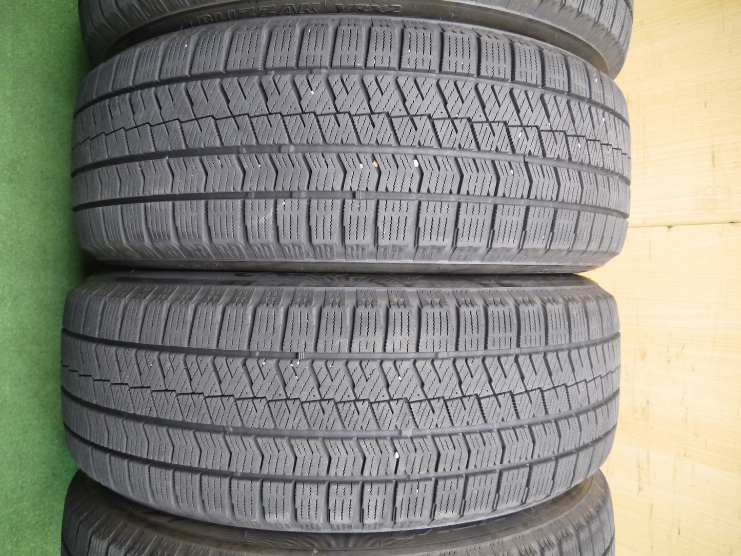 [送料無料]キレイ！19年★スタッドレス 215/60R17 ブリヂストン ブリザック VRX2 ravrion selzer ラブリオン 17インチ PCD114.3/5H★2120304アス