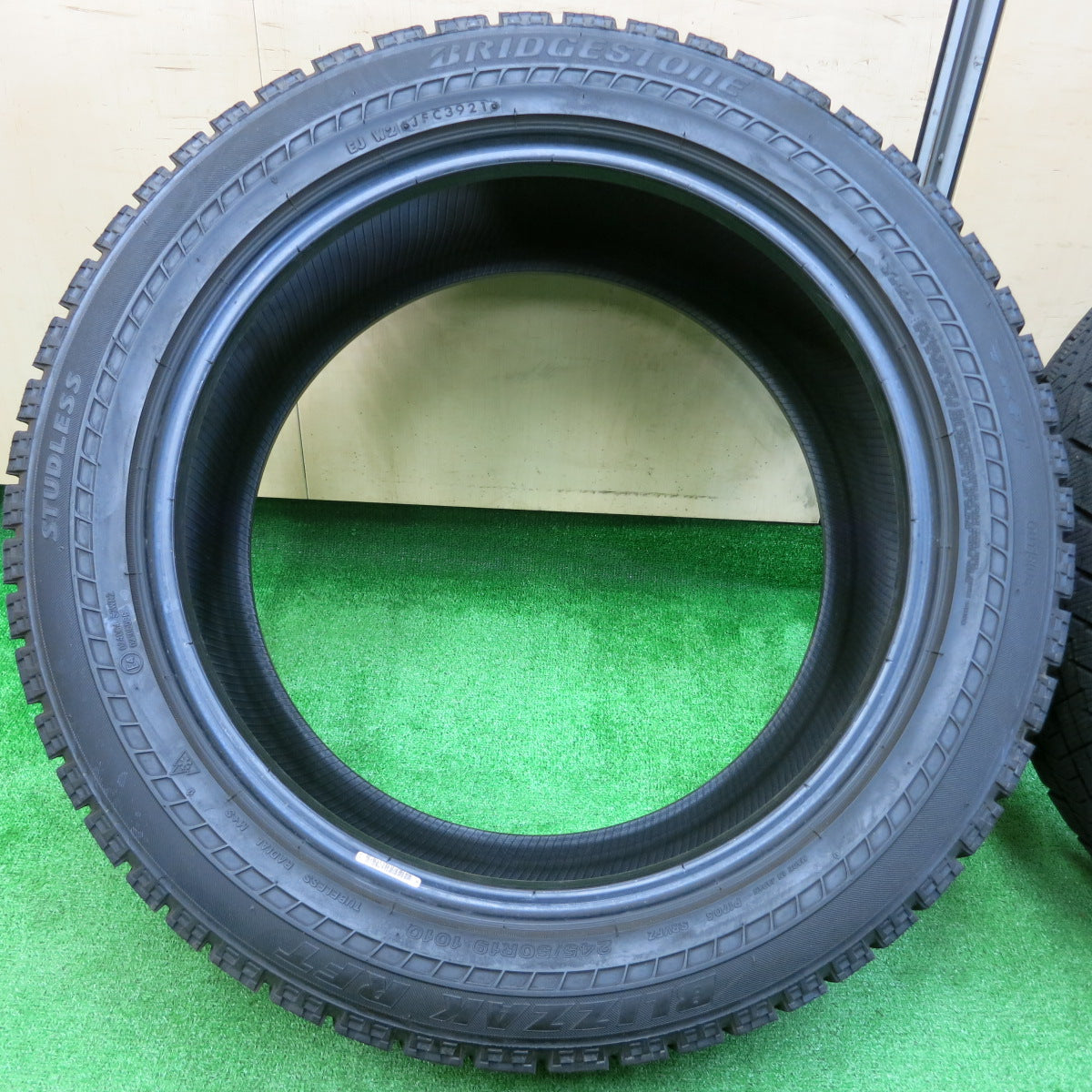 *送料無料*バリ溝！21年！9分★スタッドレス 245/50R19 ブリヂストン ブリザック RFT タイヤ 19インチ レクサス LS BMW X3 等★3112004イスタ