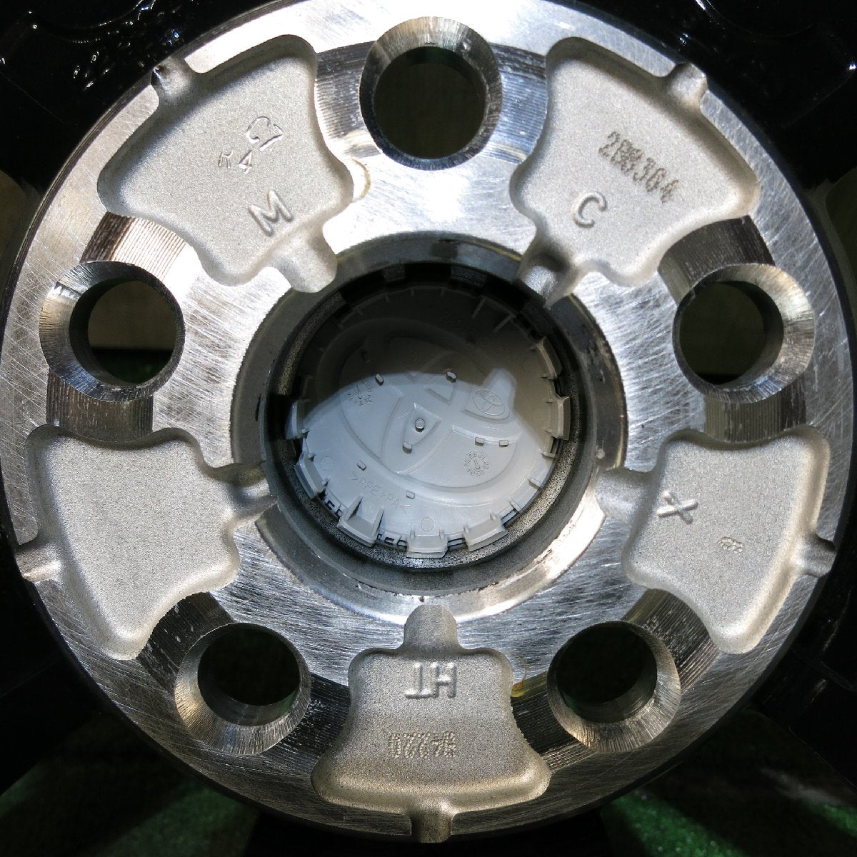 [送料無料]新車外し★トヨタ 新型 プリウス グレードZ 純正 ホイール 19インチ 19×6.5J PCD114.3/5H★3033104Hホ
