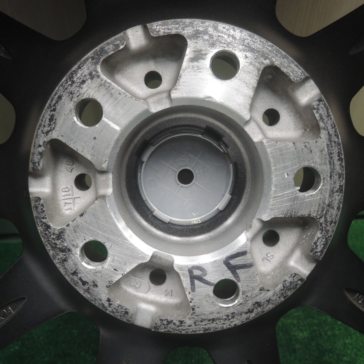 [送料無料]超バリ溝！キレイ！9.5分以上★スタッドレス 225/65R17 トーヨー ウインタートランパス TX SCHNEIDER シュナイダー 17インチ PCD114.3/5H★3070701SYス