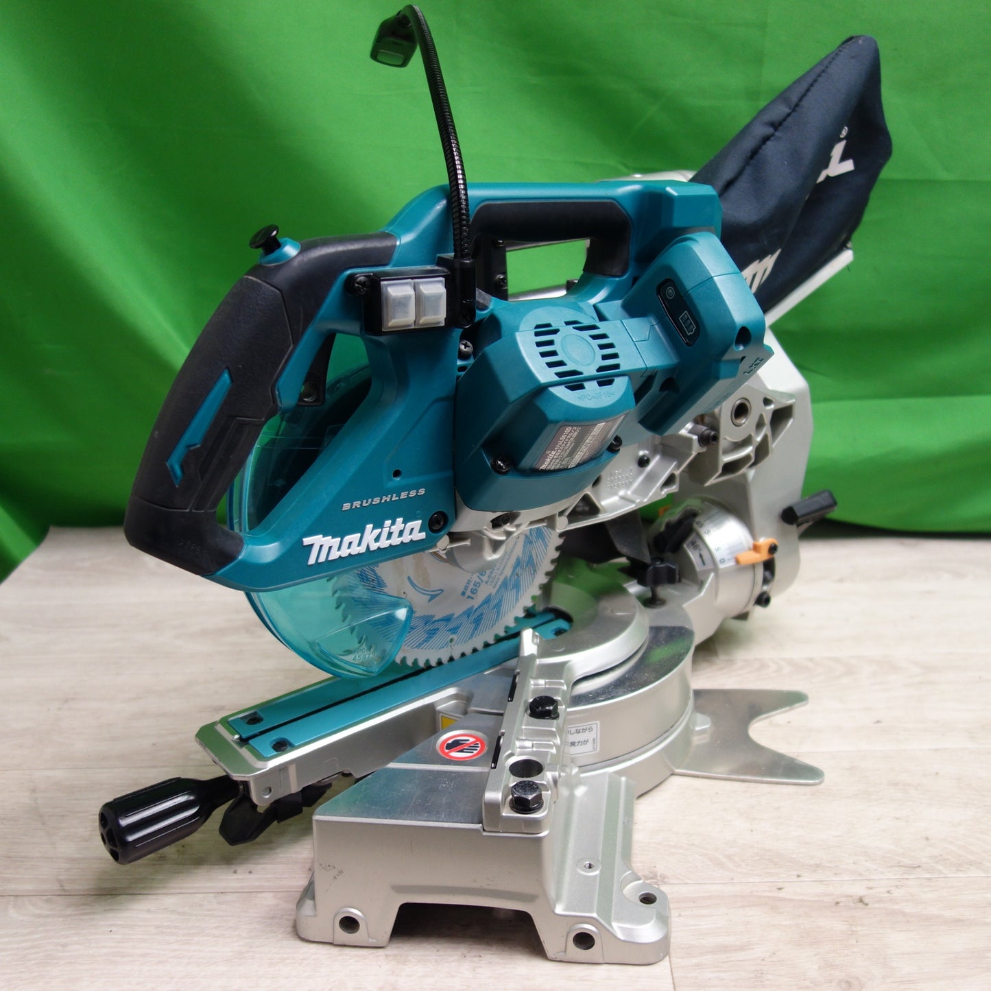 [送料無料] キレイ☆マキタ 165mm 充電式 スライド マルノコ LS610D 電動 工具 切断機 丸のこ 丸ノコ 丸鋸 木工用☆
