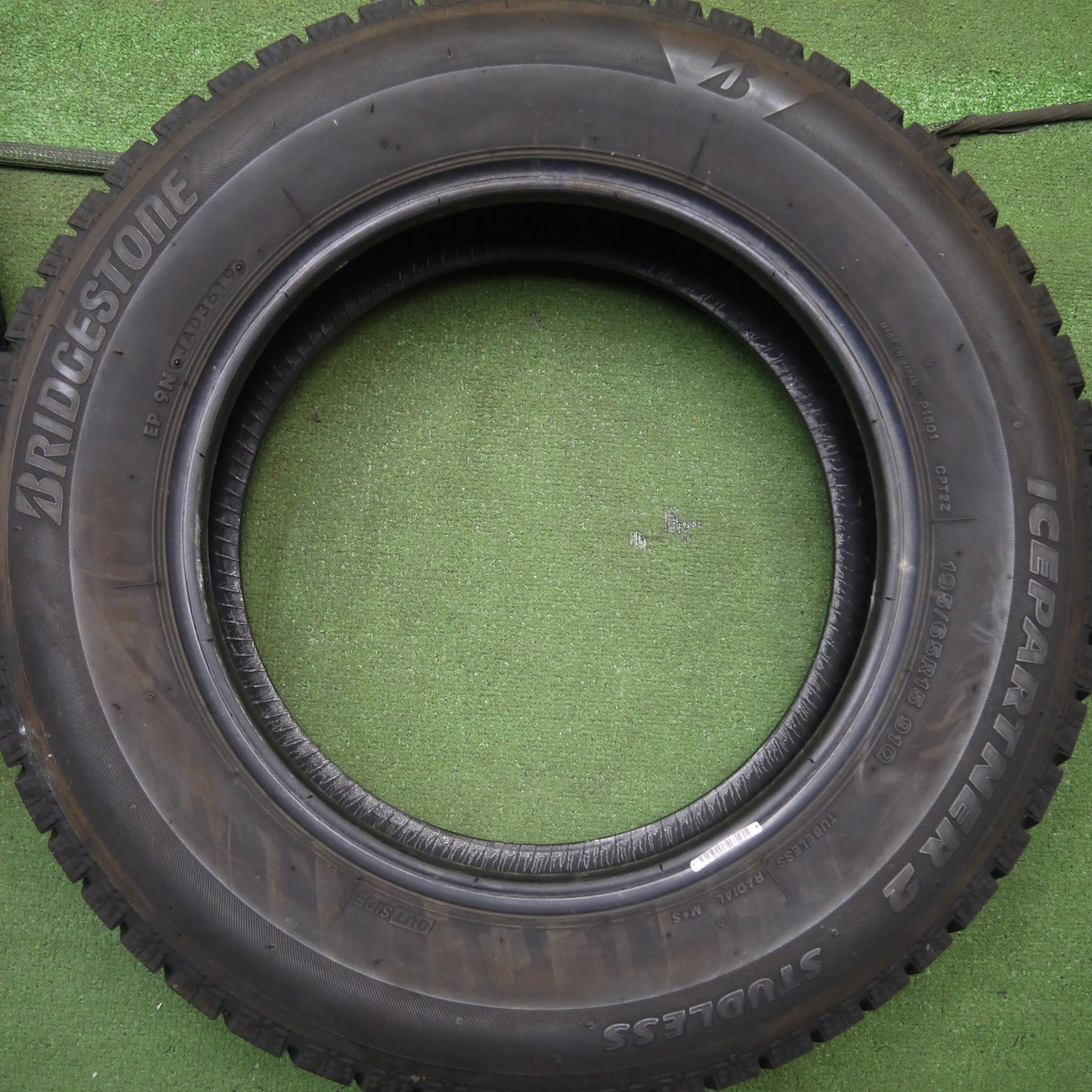 [送料無料]バリ溝！19年！9.5分★スタッドレス 195/65R15 ブリヂストン アイスパートナー2 タイヤ 15インチ ノア ヴォクシー プリウス 等★3090105Hスタ