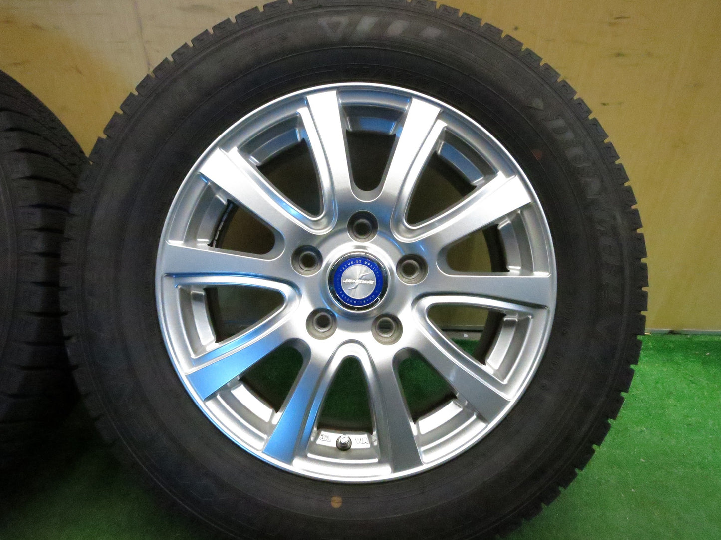 [送料無料]バリ溝！21年！キレイ！9.5分以上★スタッドレス 195/65R15 ダンロップ ウインターマックス03 JENEIGE 15インチ PCD114.3/5H★3013107Hス