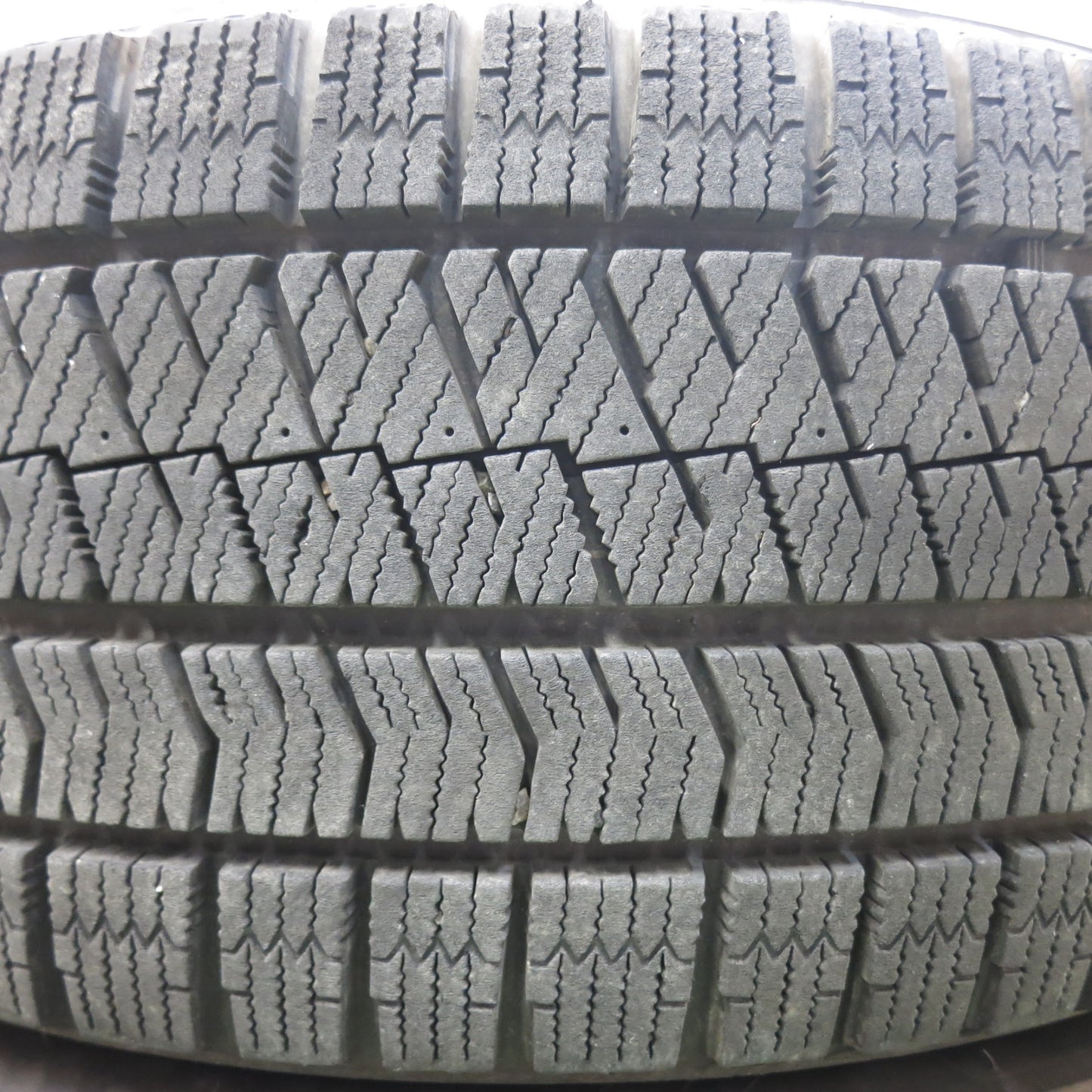 [送料無料]バリ溝！19年！9.5分★スバル BH系 レガシィ 純正 205/50R17 スタッドレス ブリヂストン ブリザック VRX2 17インチ PCD100/5H★3042804ヒス