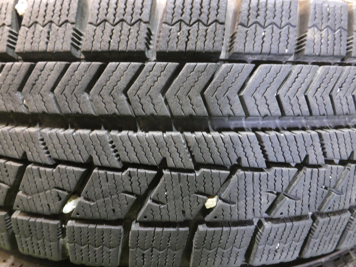 [送料無料]バリ溝！18年！8.5分★スタッドレス 155/65R14 ブリヂストン ブリザック VRX タイヤ 14インチ タント ムーヴ ワゴンR 等 軽自動車★2071109Hスタ