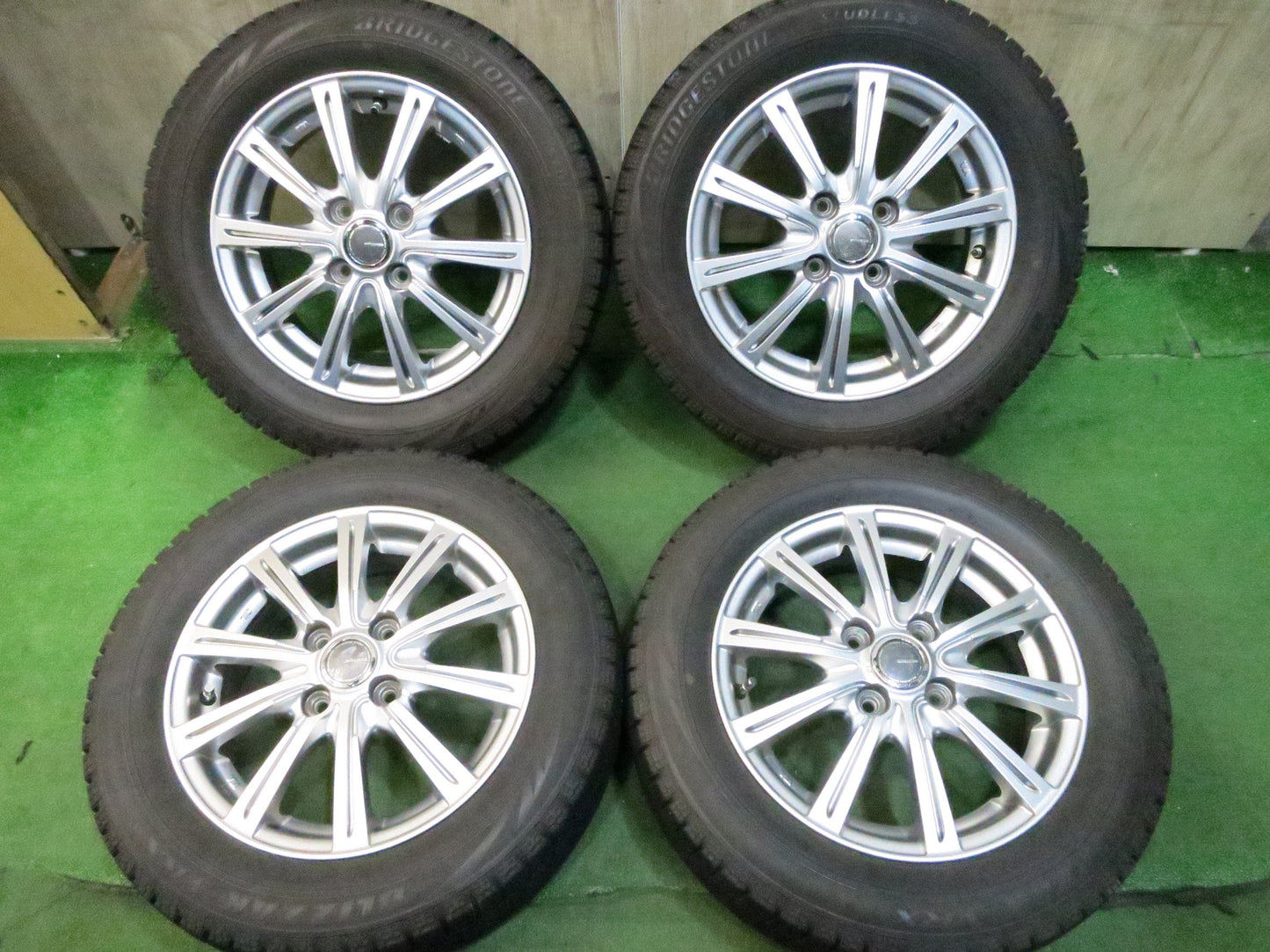 [送料無料]キレイ★スタッドレス 165/65R14 ブリヂストン ブリザック VRX MiLLOUS ミルアス 14インチ PCD100/4H★3022802Hス