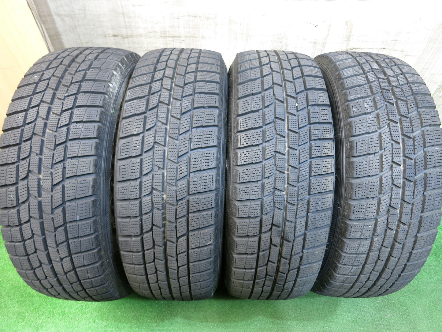 [送料無料]バリ溝！19年！キレイ！9.5分以上★スタッドレス 225/60R17 グッドイヤー アイスナビ6 V.E.X. VEX 社外 アルミ 17インチ PCD114.3/5H★2102109Hス