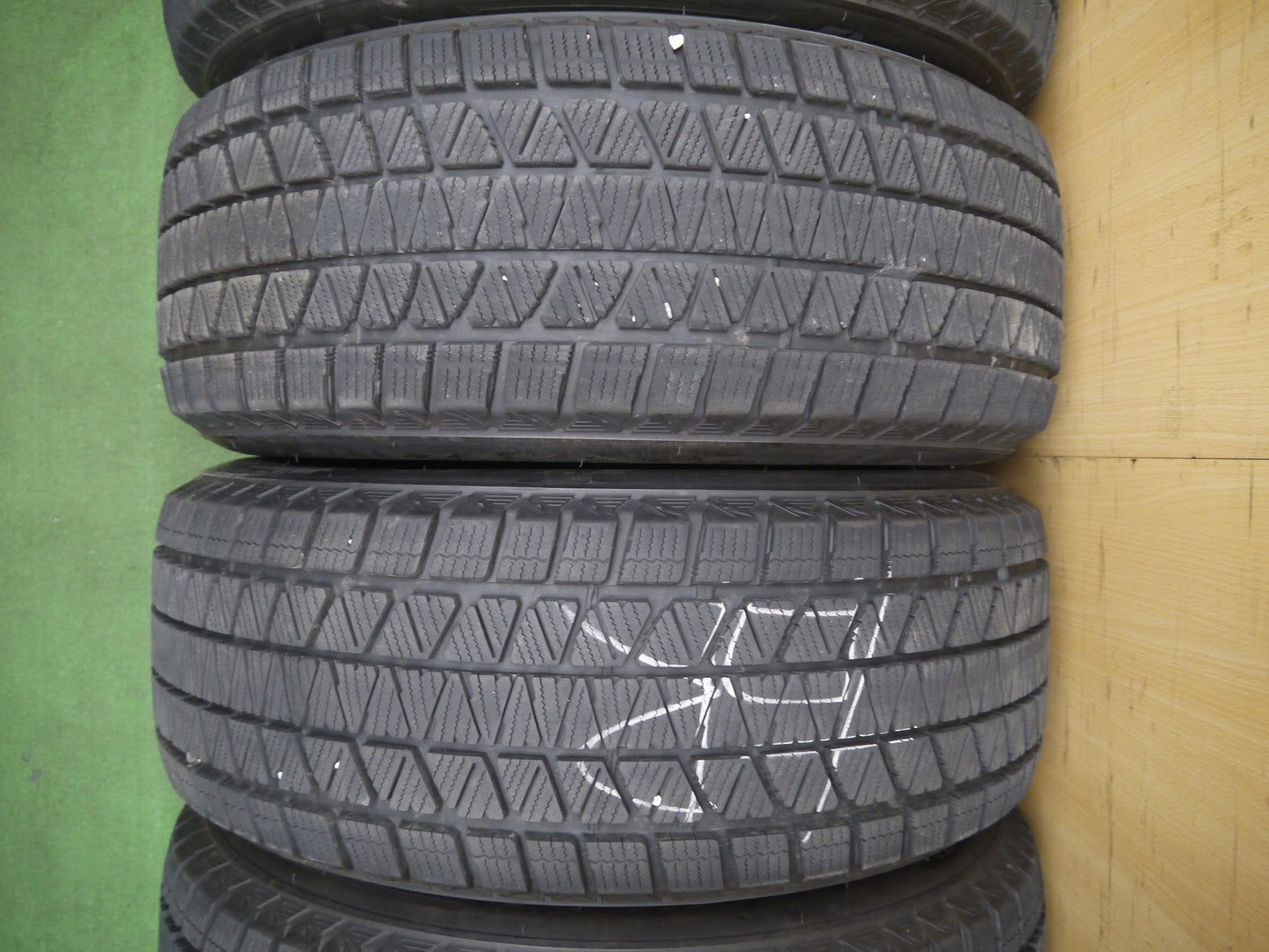 [送料無料]バリ溝！19年！9.5分★スタッドレス 265/60R18 ブリヂストン ブリザック DM-V3 タイヤ 18インチ ランクル プラド パジェロ 等★3020605クスタ