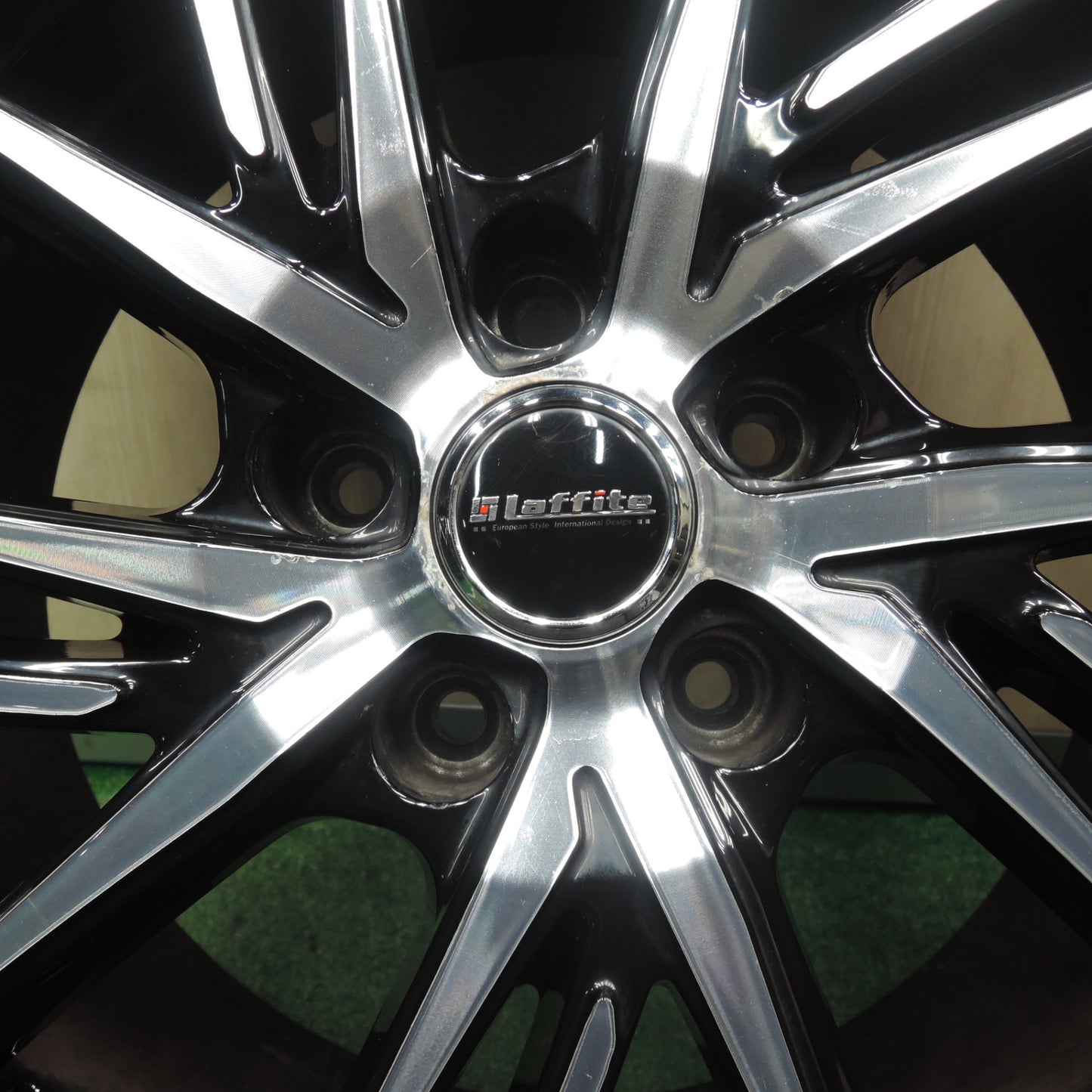 *送料無料* 4本価格！21年★スタッドレス 225/65R17 ブリヂストン ブリザック DM-V3 Laffite ラフィット 17インチ PCD114.3/5H★4021304TNス