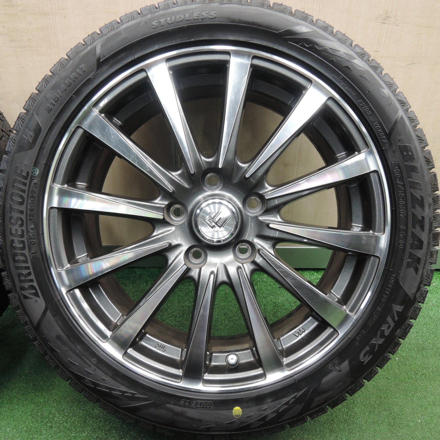 *送料無料* タイヤ未使用！22年★スタッドレス 215/45R17 ブリヂストン ブリザック VRX3 CEREBRO セレブロ 17インチ PCD114.3/5H★4020301HAス