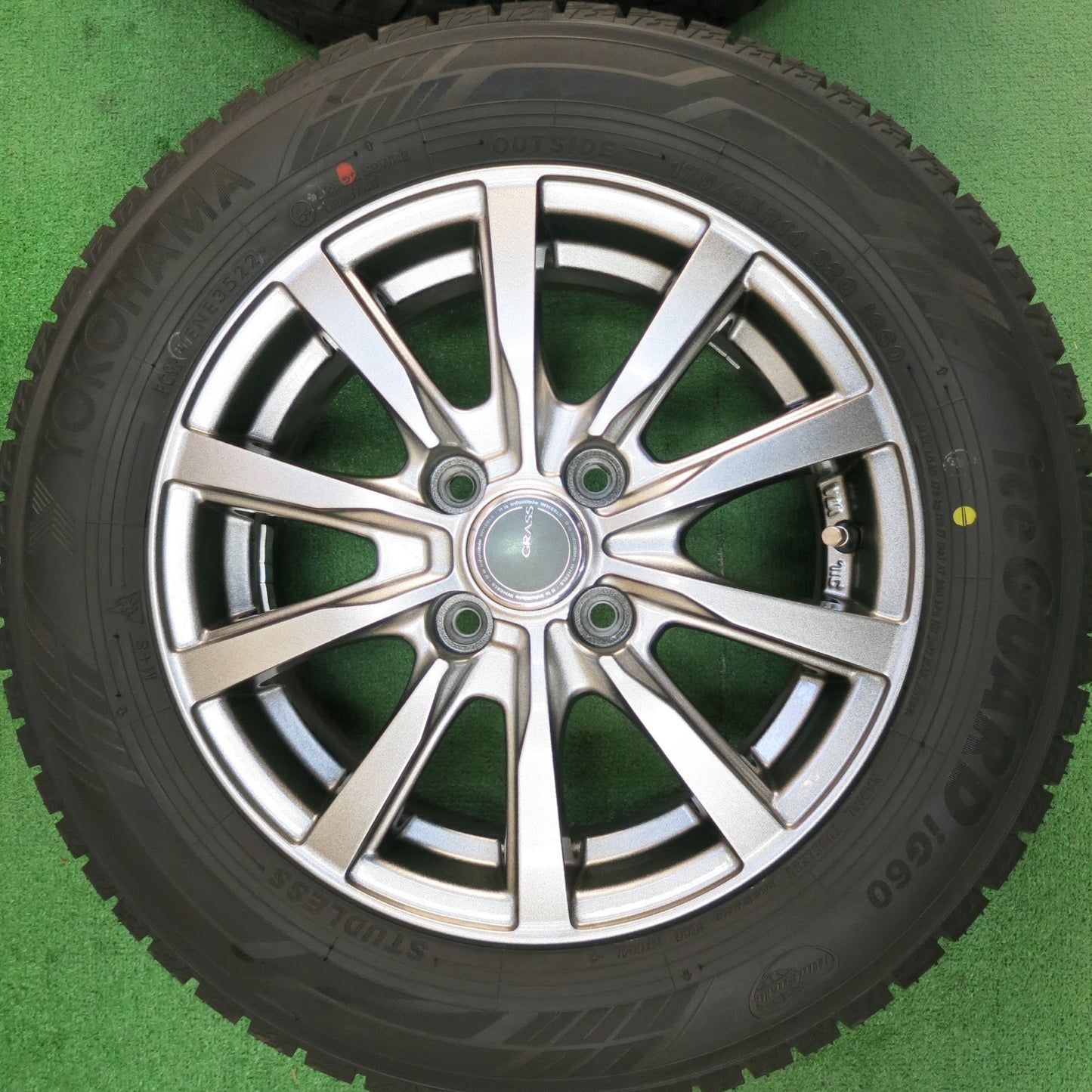 [送料無料]超バリ溝！22年！キレイ！ほぼ10分★スタッドレス 175/65R14 ヨコハマ アイスガード iG60 GRASS グラス 14インチ PCD100/4H★3031507ヒス
