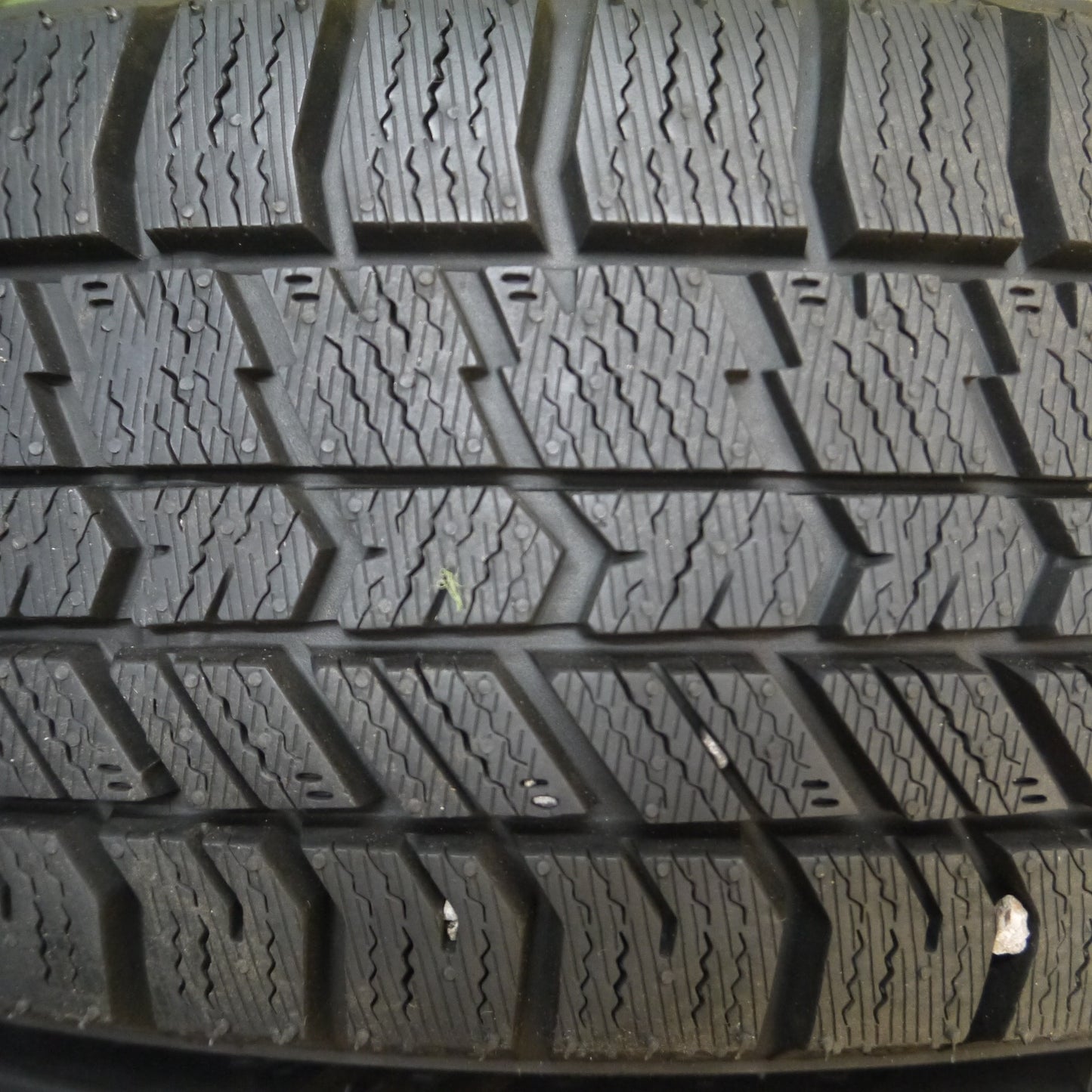 *送料無料*バリ溝！21年！キレイ！ほぼ10分★スタッドレス 165/70R14 グッドイヤー アイスナビ8 Devotion デボーション 14インチ PCD100/4H★3121901Hス
