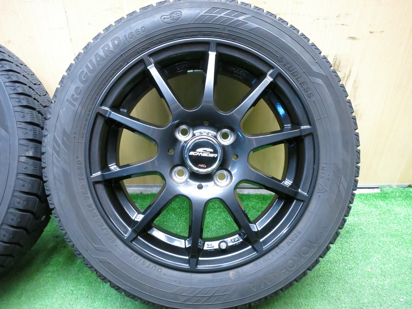 [送料無料]バリ溝！18年！綺麗！9分★スタッドレス 155/65R14 ヨコハマ アイスガード iG60 SCHNEIDER MiD シュナイダー マルカ 14インチ PCD100/4H★2121601Hス