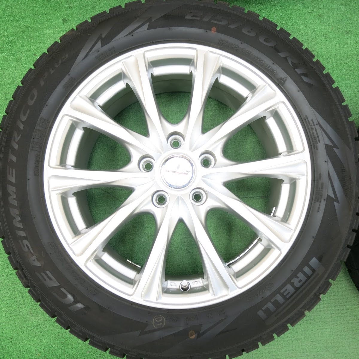 [送料無料]バリ溝！21年！キレイ！ほぼ10分★スタッドレス 215/60R17 ピレリ アイスアシンメトリコ プラス ILLUGA weds 17インチ PCD114.3/5H★3060307ヒス