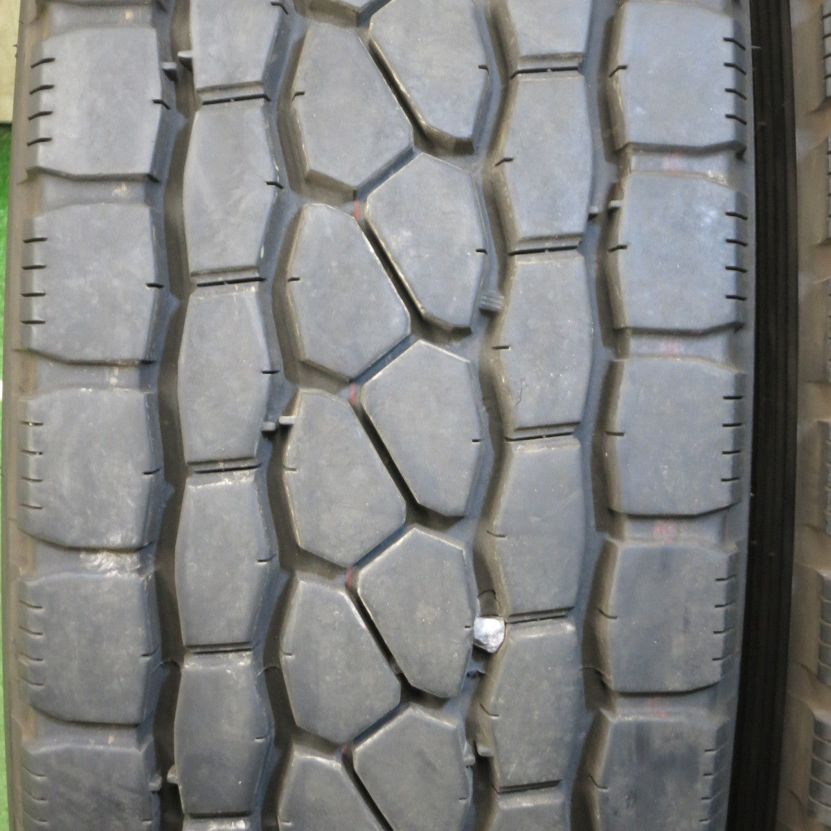 *送料無料* バリ溝！23年！9分★トラック タイヤ 245/70R19.5 136/134J ブリヂストン エコピア M801Ⅱ ミックス 19.5インチ★4022108クスタ