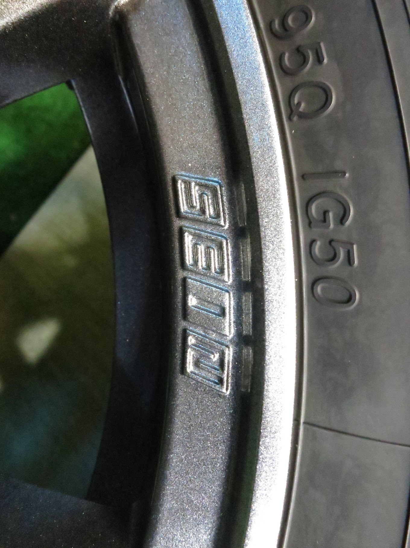 [送料無料]バリ溝！19年！キレイ！9.5分★スタッドレス 215/60R16 ヨコハマ アイスガード iG50 プラス SEIN ザイン 16インチ PCD114.3/5H★3011101Hス