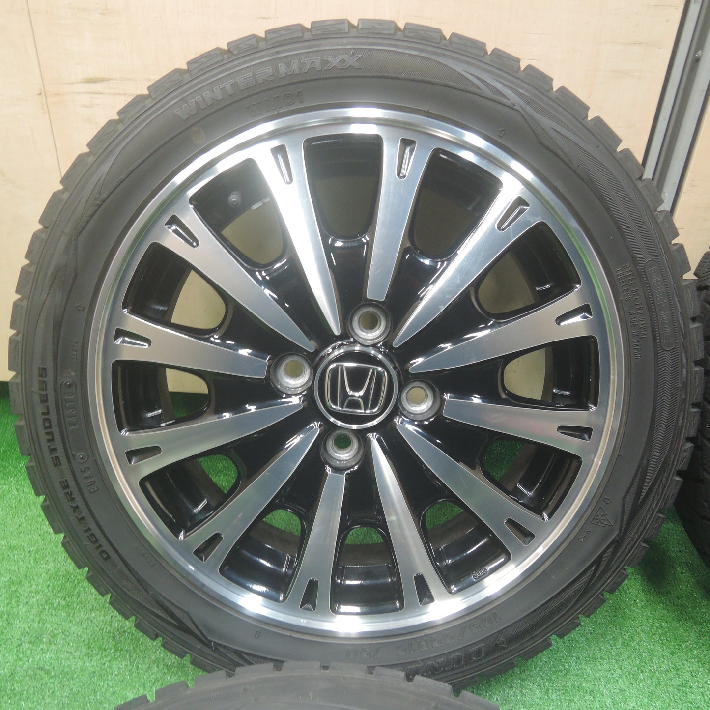 *送料無料*バリ溝！キレイ！8.5分★ホンダ N-BOX カスタム 純正 165/55R15 スタッドレス ダンロップ ウインターマックス WM01 15インチ PCD100/4H★3112008SYス