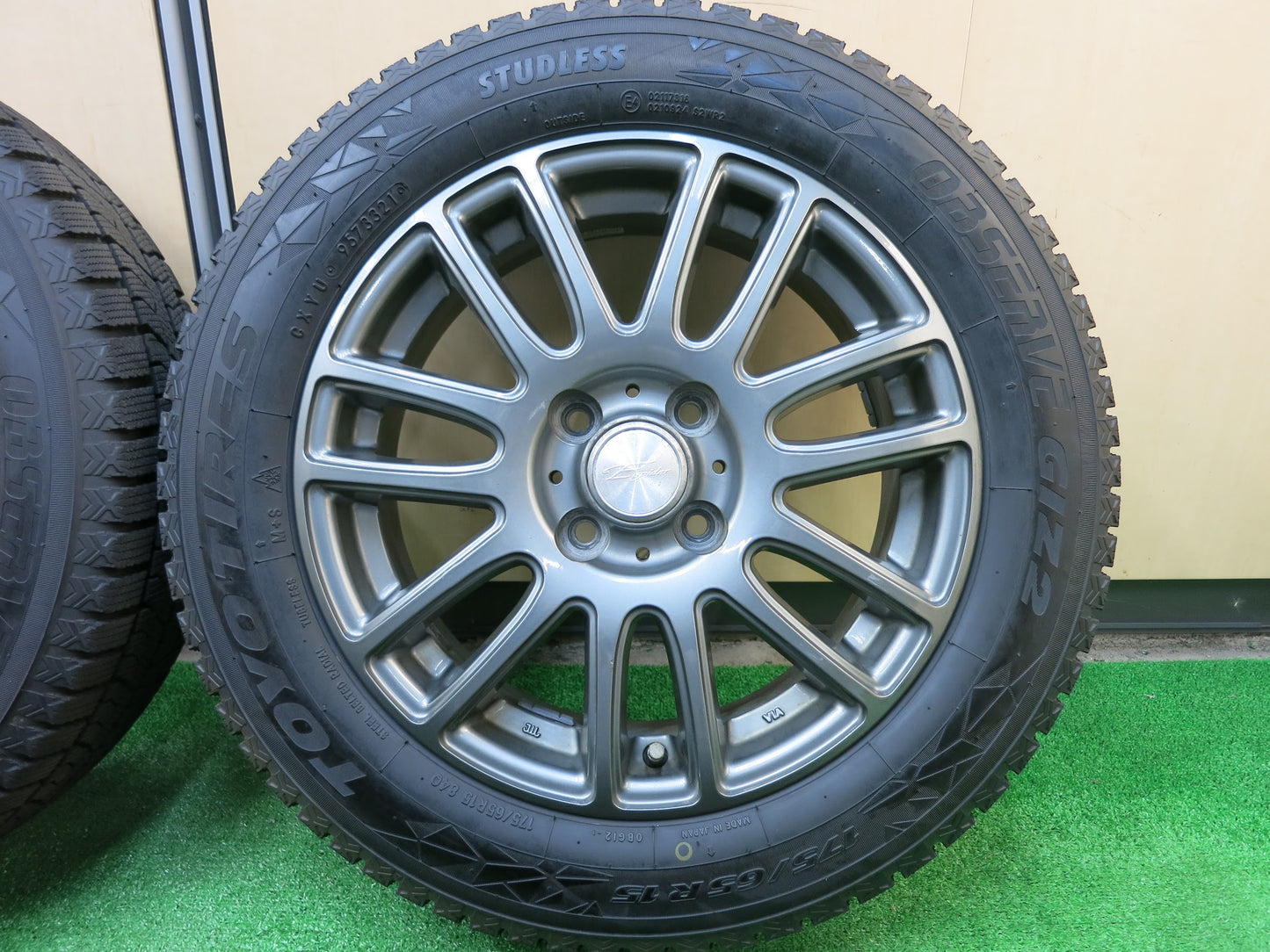 [送料無料]バリ溝！21年！ほぼ10分★スタッドレス 175/65R15 トーヨー オブザーブ GIZ2 Espider 社外 アルミ 15インチ PCD100/4H★3012107ヒス