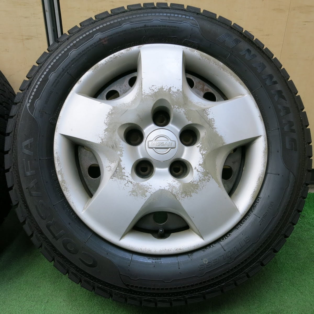 [送料無料]バリ溝！9.5分★日産 セレナ 純正 スチール 195/65R15 スタッドレス ナンカン CORSAFA 15インチ PCD114.3/5H★3100915イス