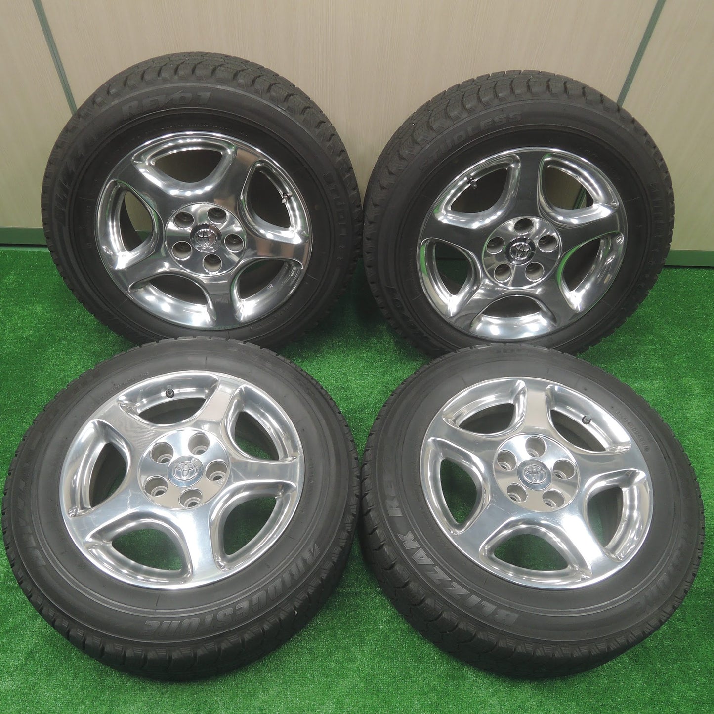 [送料無料]希少 キレイ★トヨタ アリスト 純正 メッキ 215/60R16 スタッドレス ブリヂストン ブリザック REVO1 16インチ PCD114.3/5H★3070302SYス