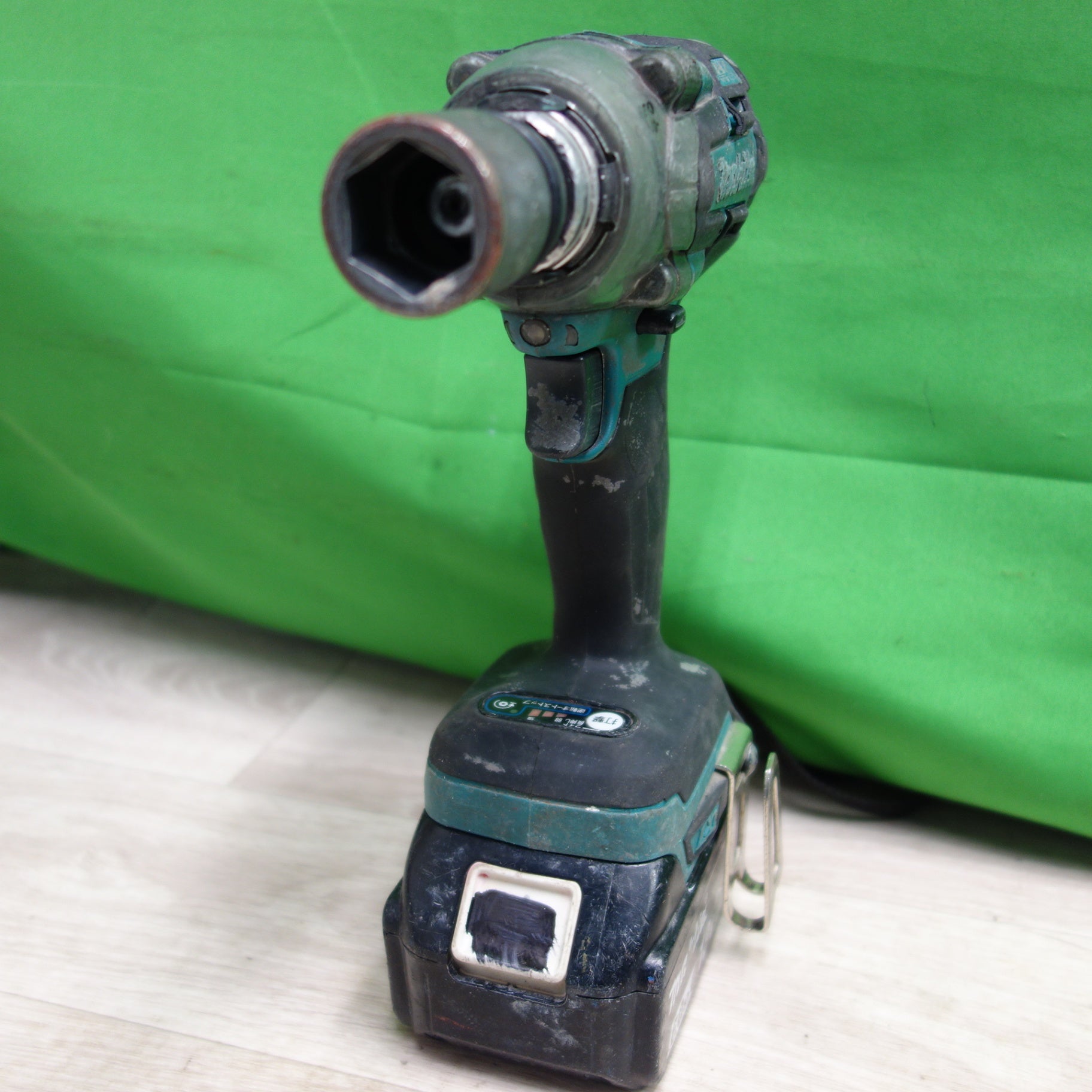 送料無料] ☆マキタ 充電式 インパクトレンチ TW285D 電動 工具 makita