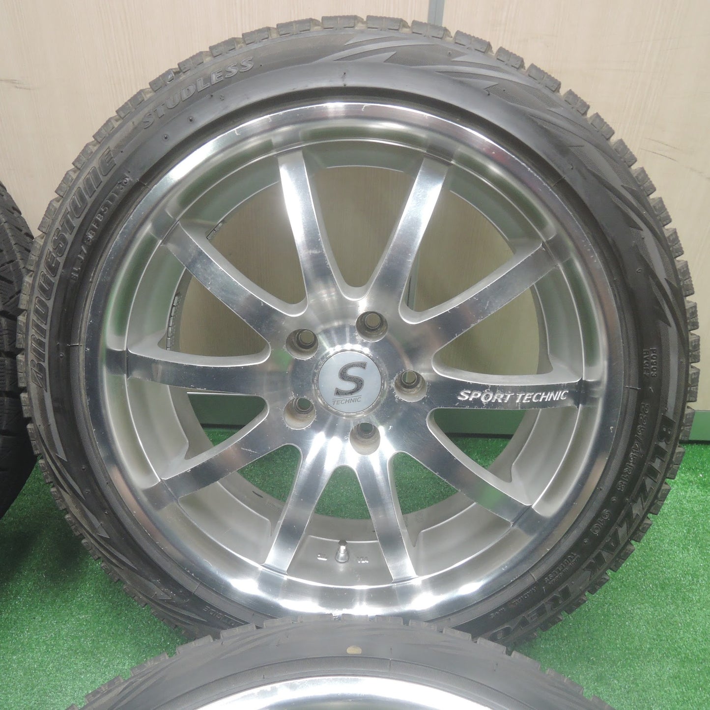 [送料無料]4本価格★スタッドレス SPORT TECHNIC 225/45R18 ブリヂストン ブリザック REVO GZ アルミ 18インチ PCD114.3/5H★3091206SYス