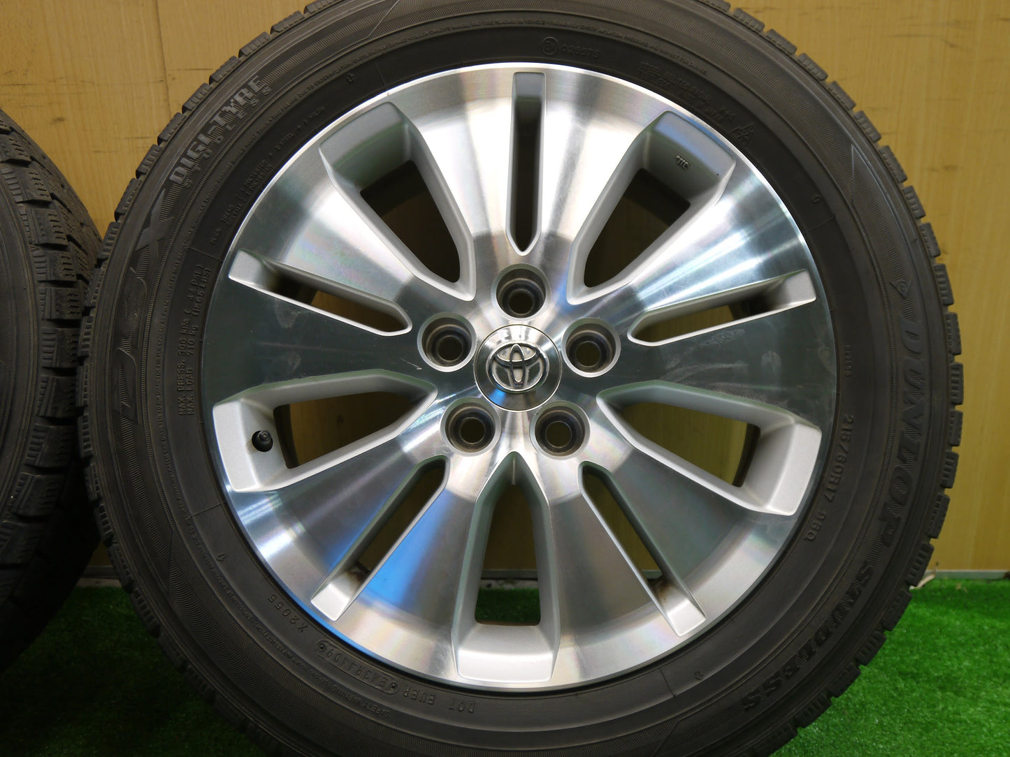 [送料無料]バリ溝！8.5分★トヨタ アルファード 純正 215/60R17 スタッドレス ダンロップ DSX 17インチ PCD114.3/5H エスティマ 等★2080802イス