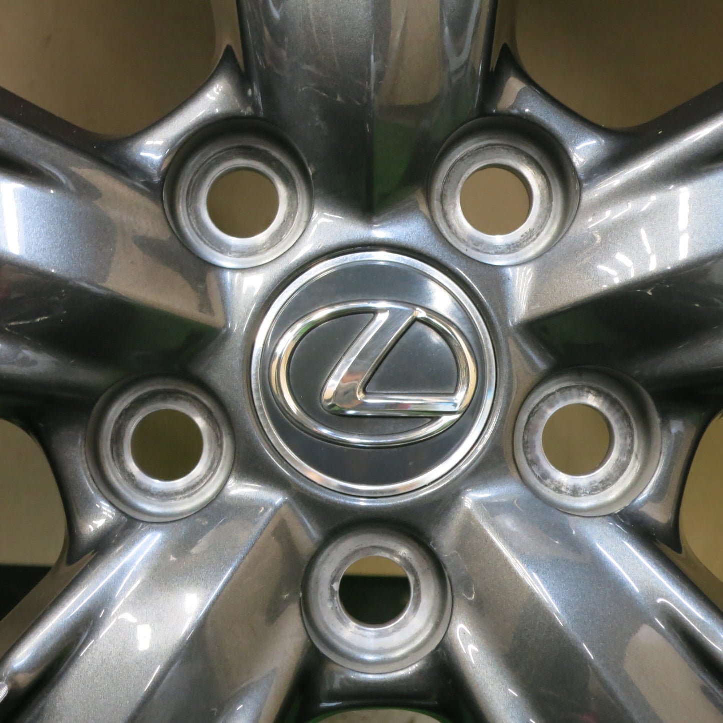 [送料無料]センサー付！バリ溝！19年！綺麗！8.5分★レクサス UX250h Ver-L 純正 225/50R18 スタッドレス ミシュラン XI3 18インチ PCD114.3/5H★3073101ヒス