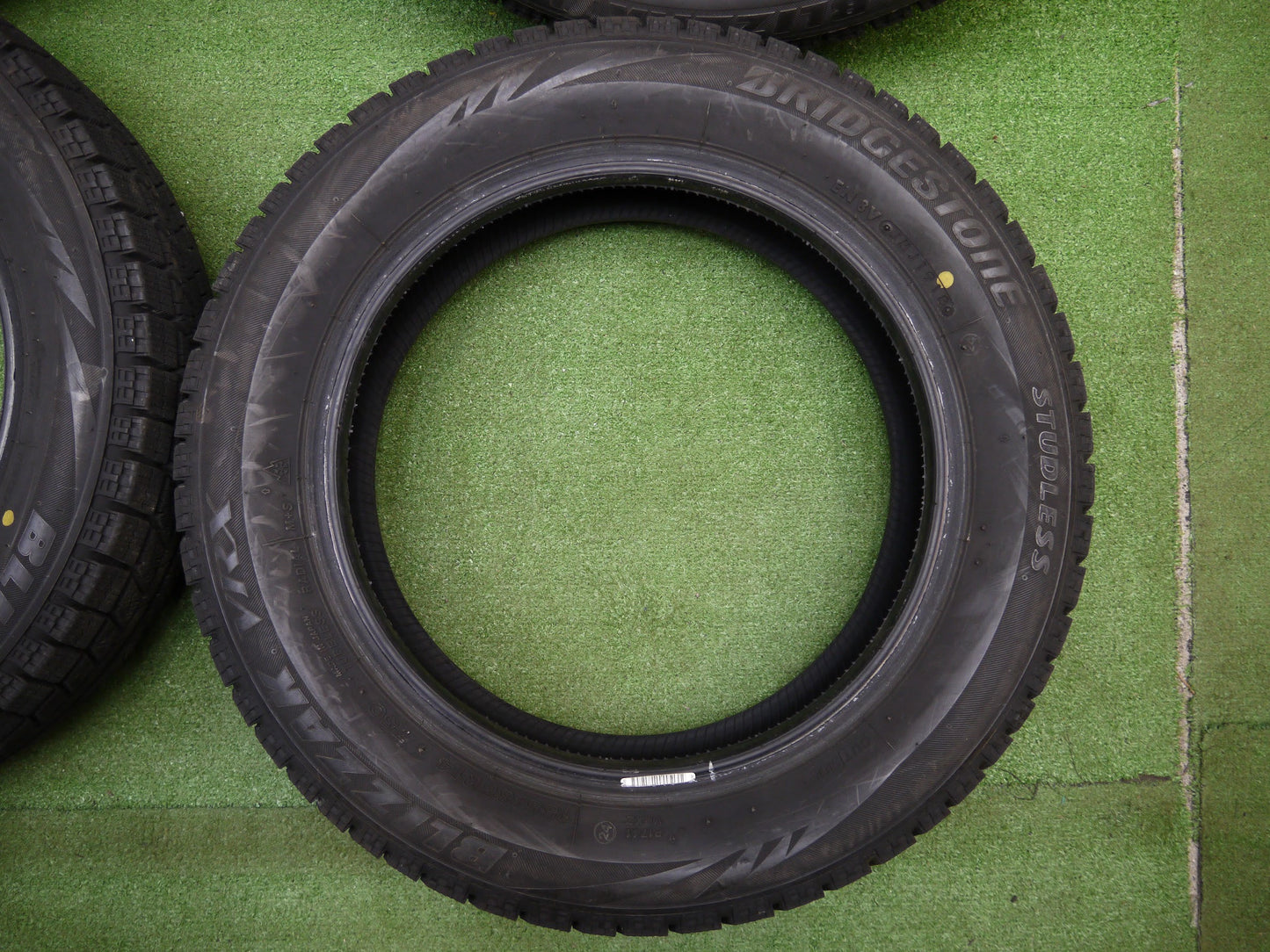 [送料無料]バリ溝！18年！9.5分以上★スタッドレス 155/65R14 ブリヂストン ブリザック VRX タイヤ 14インチ タント ムーブ ワゴンR N-BOX 等★2021503ヤスタ