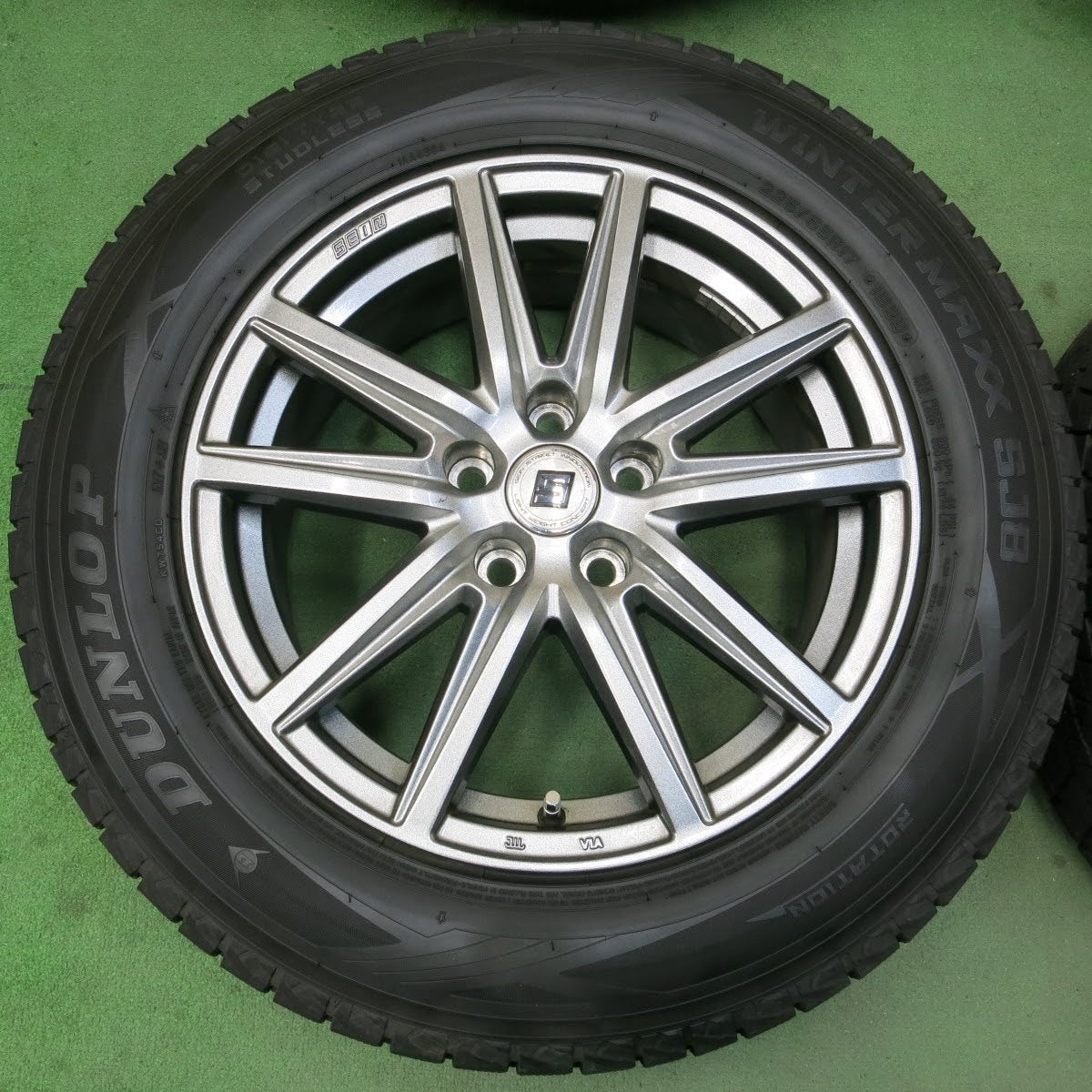 [送料無料]バリ溝！19年！キレイ！ほぼ10分★スタッドレス 225/65R17 ダンロップ ウインターマックス SJ8 SEIN ザイン 17インチ PCD114.3/5H★3102001イス