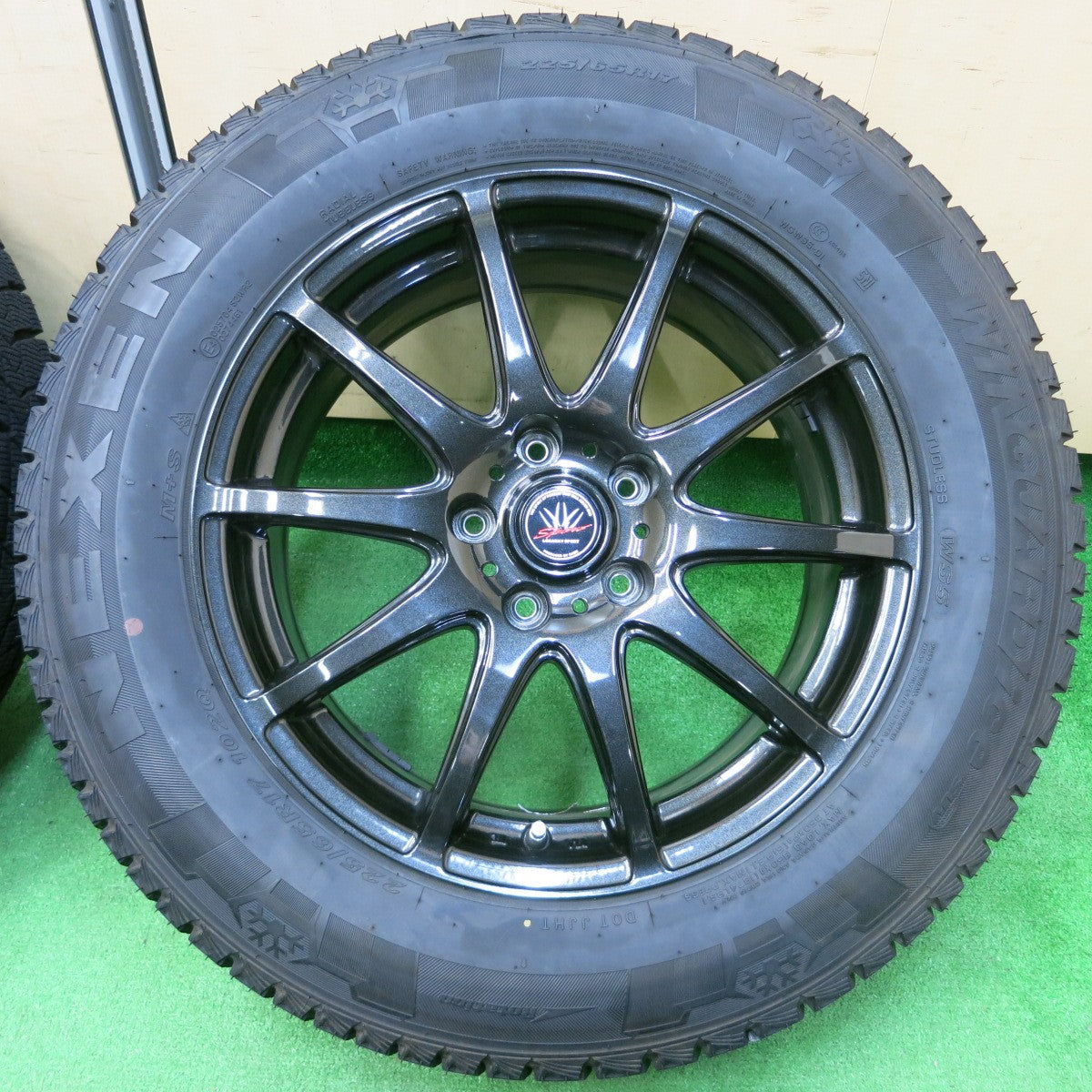 *送料無料* バリ溝！22年！キレイ！9.5分★スタッドレス 225/65R17 ネクセン ウィンガード アイス SUV LOXARNY SPORT BADX ロクサーニ PCD114.3/5H★4022009イス