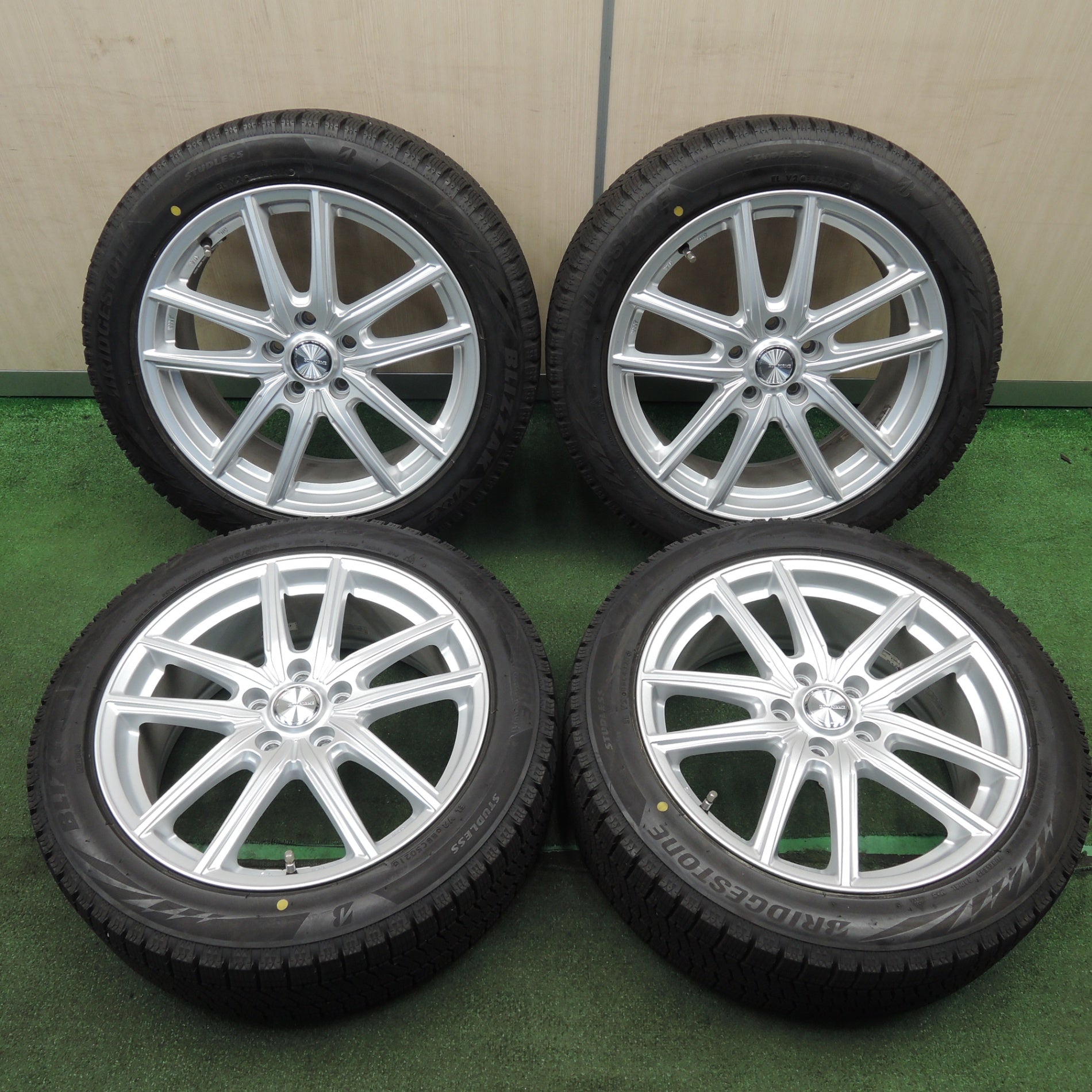 送料無料* バリ溝！20年！キレイ！ほぼ10分☆スタッドレス 215&frasl;50R18