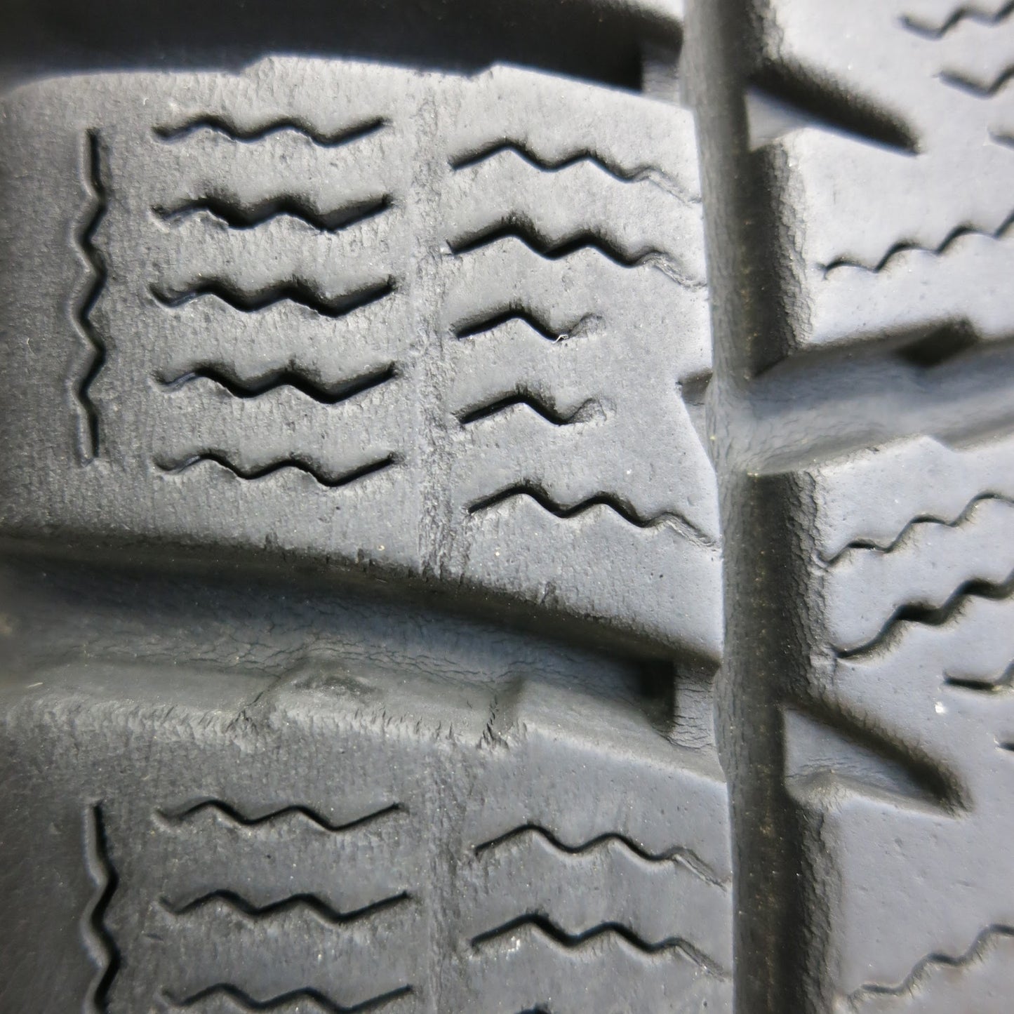[送料無料]バリ溝！9分★スタッドレス 185/70R14 ダンロップ ウインターマックス WM01 Strategy ストラテジー 14インチ PCD100/4H★3042901ヒス