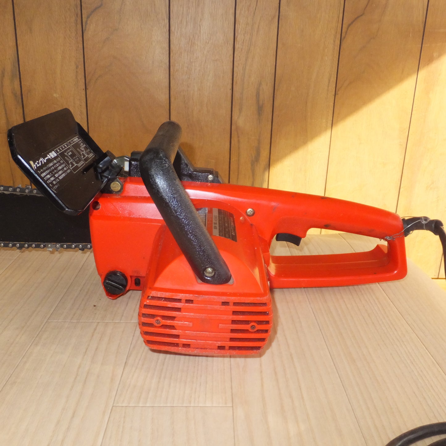 [送料無料] ★新ダイワ shindaiwa 電動チェンソー ペッカー A180B　100V 14A 1300W 50/60Hz★