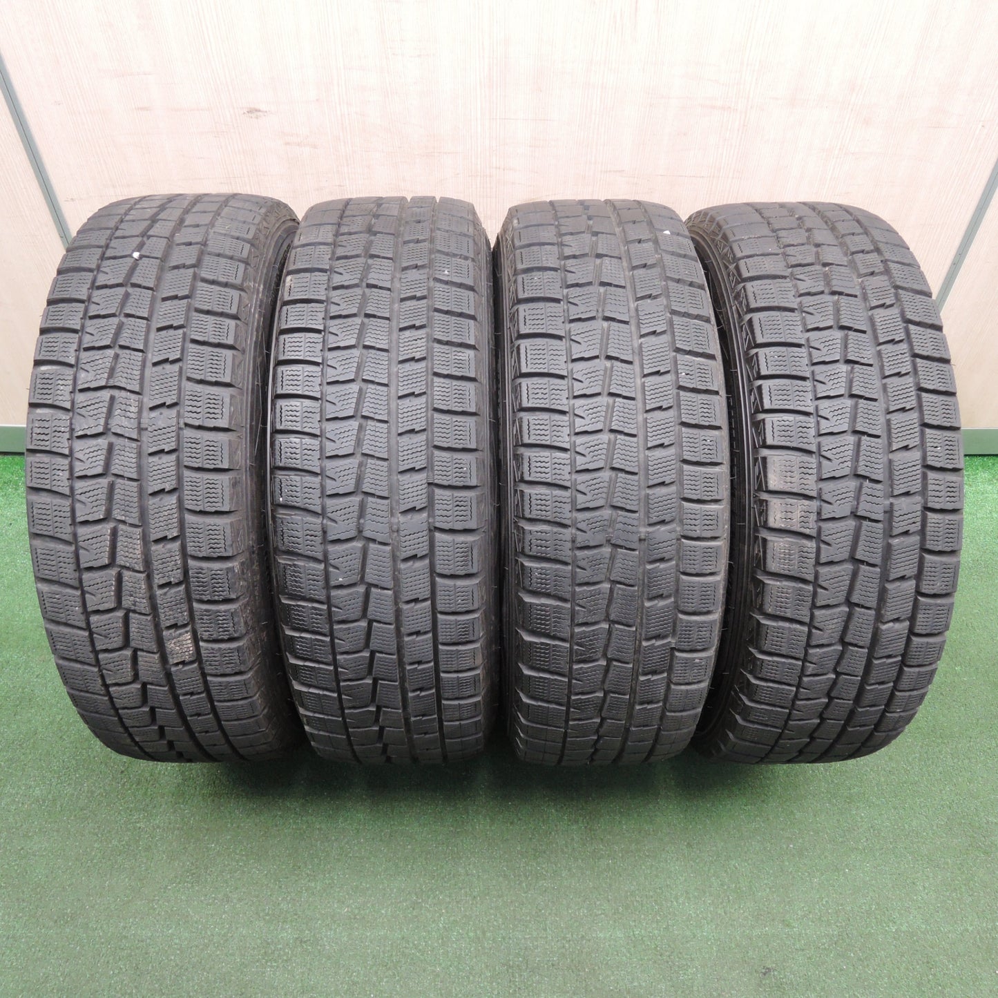 *送料無料* バリ溝！キレイ！9.5分★スタッドレス 205/60R16 ダンロップ ウインターマックス WM01 dp devotion 16インチ PCD100/5H★4021311TNス