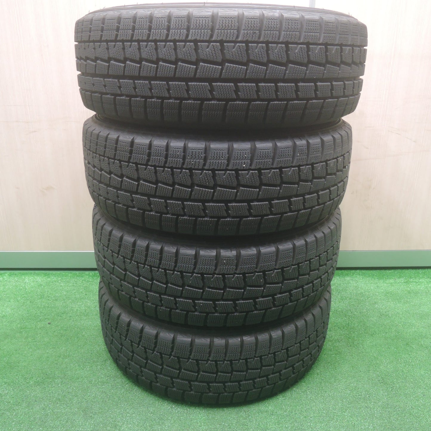 [送料無料]バリ溝！キレイ！9.5分★スタッドレス 185/60R15 ダンロップ ウインターマックス WM01 KIZUNA キズナ 15インチ PCD100/5H★3092010SYス