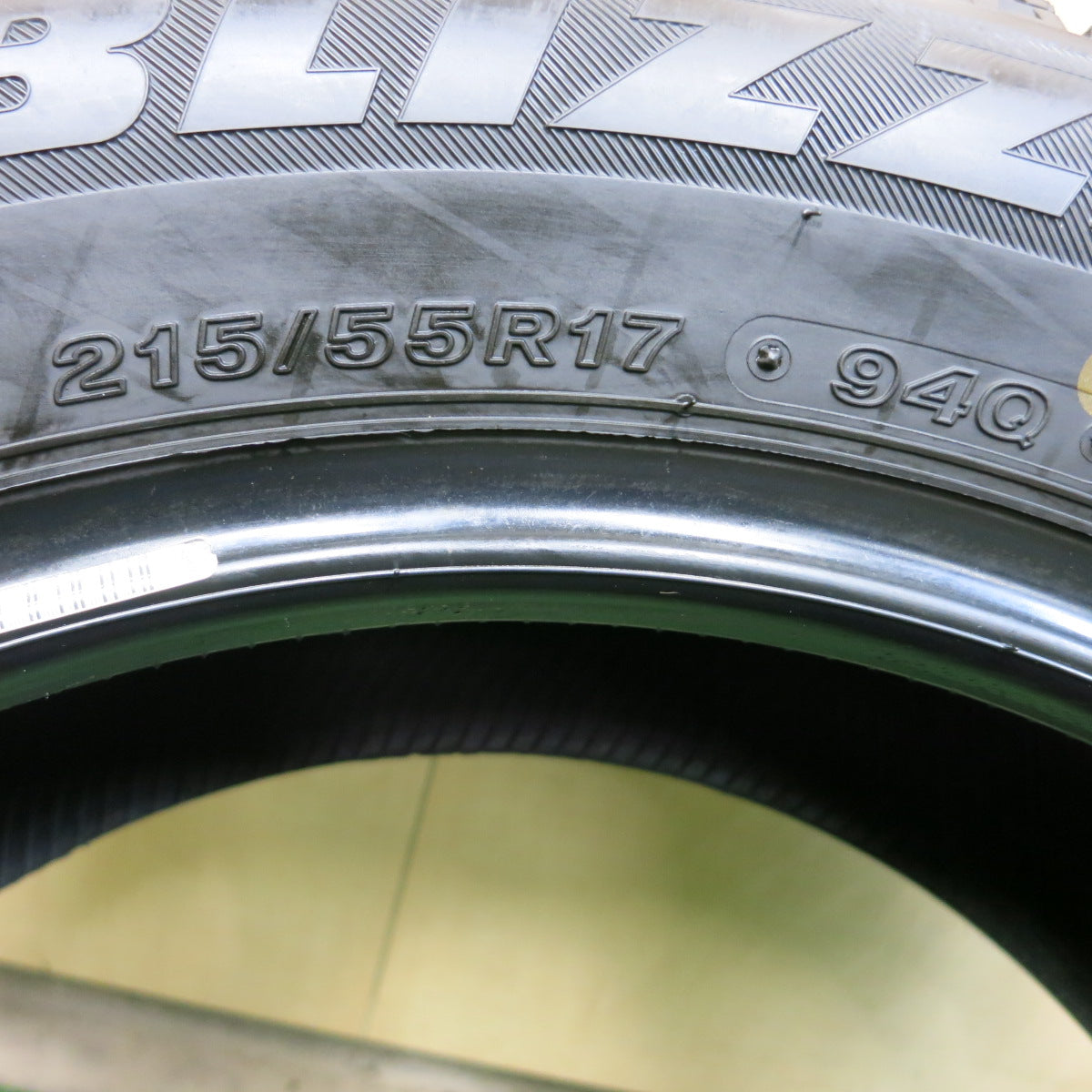 *送料無料*バリ溝！19年！9.5分以上★スタッドレス 215/55R17 ブリヂストン ブリザック VRX タイヤ 17インチ オデッセイ レガシィ エスティマ 等★3103006イスタ