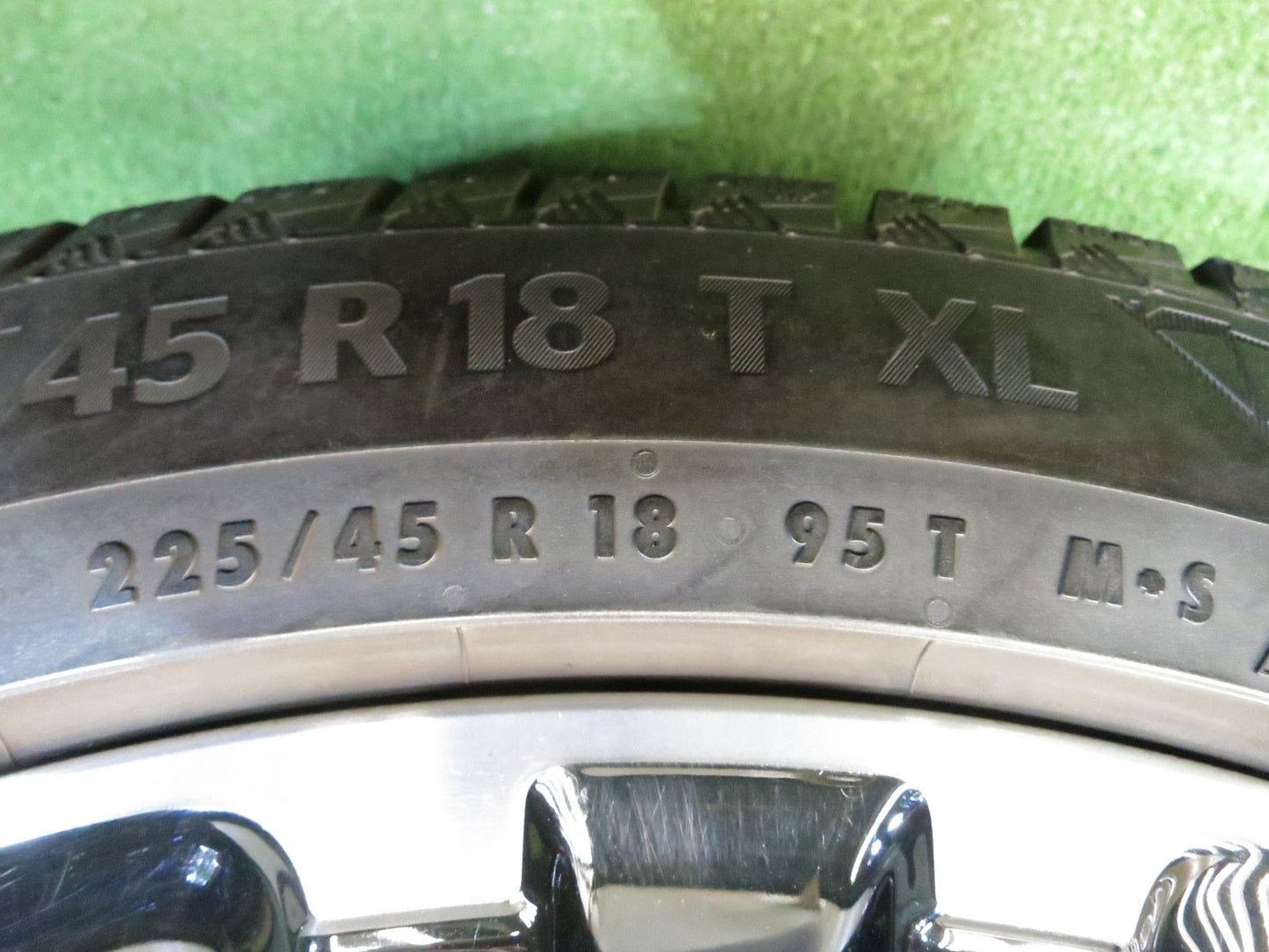 [送料無料]バリ溝！19年！キレイ！9.5分以上★ベンツ Aクラス W177 純正 225/45R18 スタッドレス コンチネンタル ノースコンタクト NC6 PCD112/5H★3022406Hス