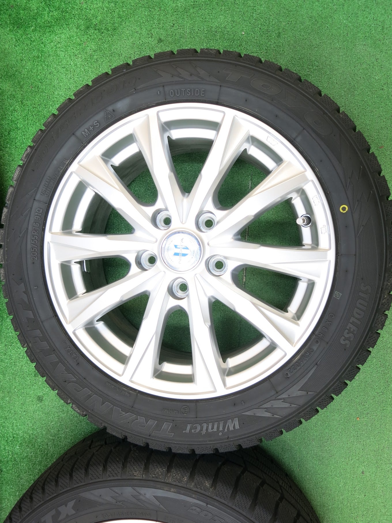 [送料無料]超バリ溝！22年！キレイ！ほぼ10分★スタッドレス 205/55R16 トーヨー ウインタートランパス TX NEXTA ネクスタ 16インチ PCD114.3/5H★3011001ヒス