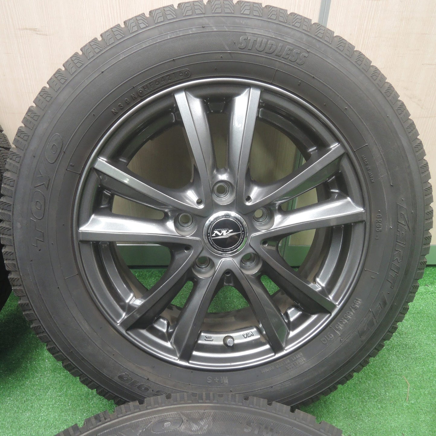 [送料無料]バリ溝！キレイ！9.5分★スタッドレス 195/65R15 トーヨー ガリット G5 オブザーブ ガリット GIZ NIRVANA NV ニルバーナ PCD114.3/5H★3101707SYス