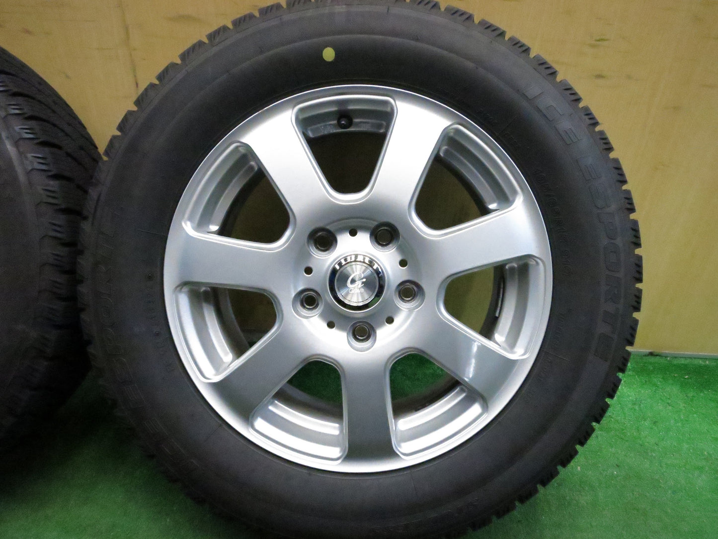 [送料無料]バリ溝！21年！キレイ！9.5分★スタッドレス 195/65R15 アイスエスポルテ Grave 社外 アルミ 15インチ PCD114.3/5H★3012509Hス