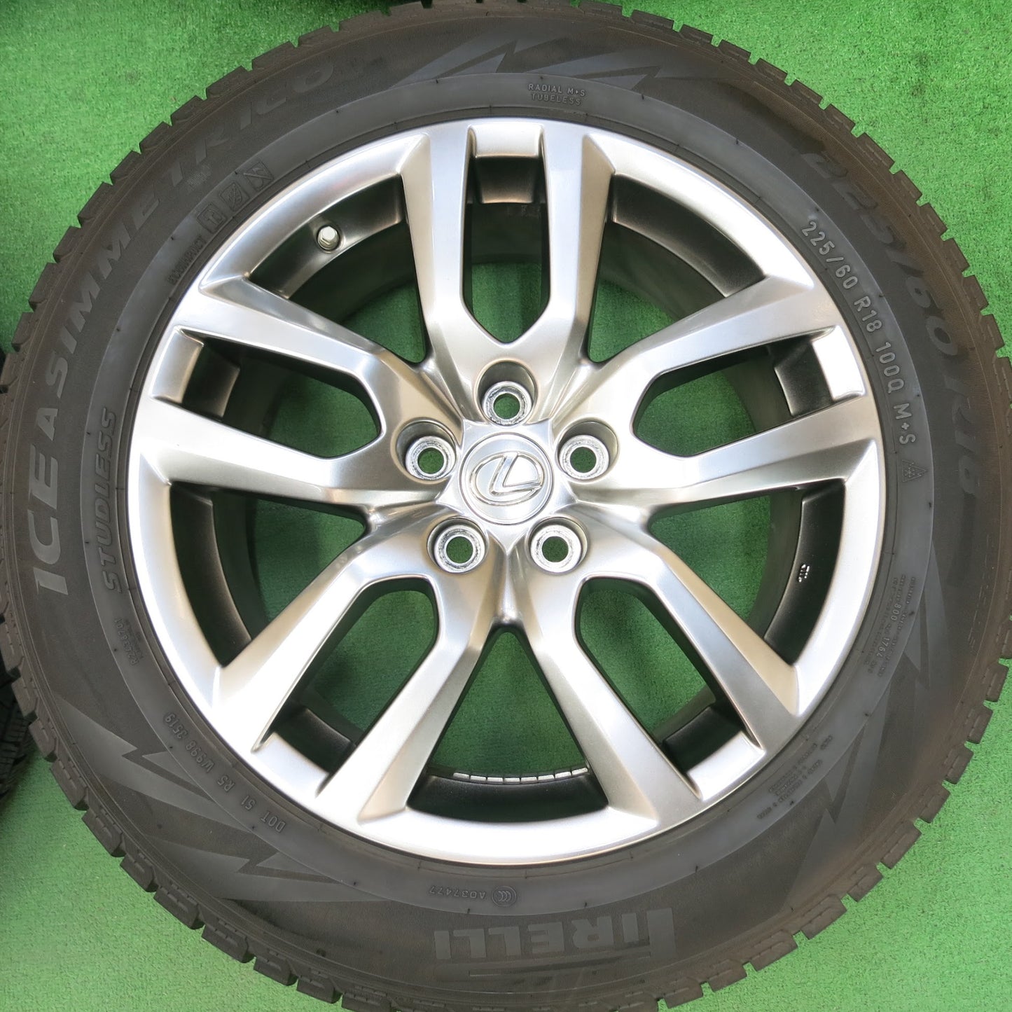 [送料無料]センサー付き！バリ溝！綺麗！9分★レクサス NX300h バージョンL 純正 225/60R18 スタッドレス ピレリアイスアシンメトリコ PCD114.3/5H★3051705ヒス