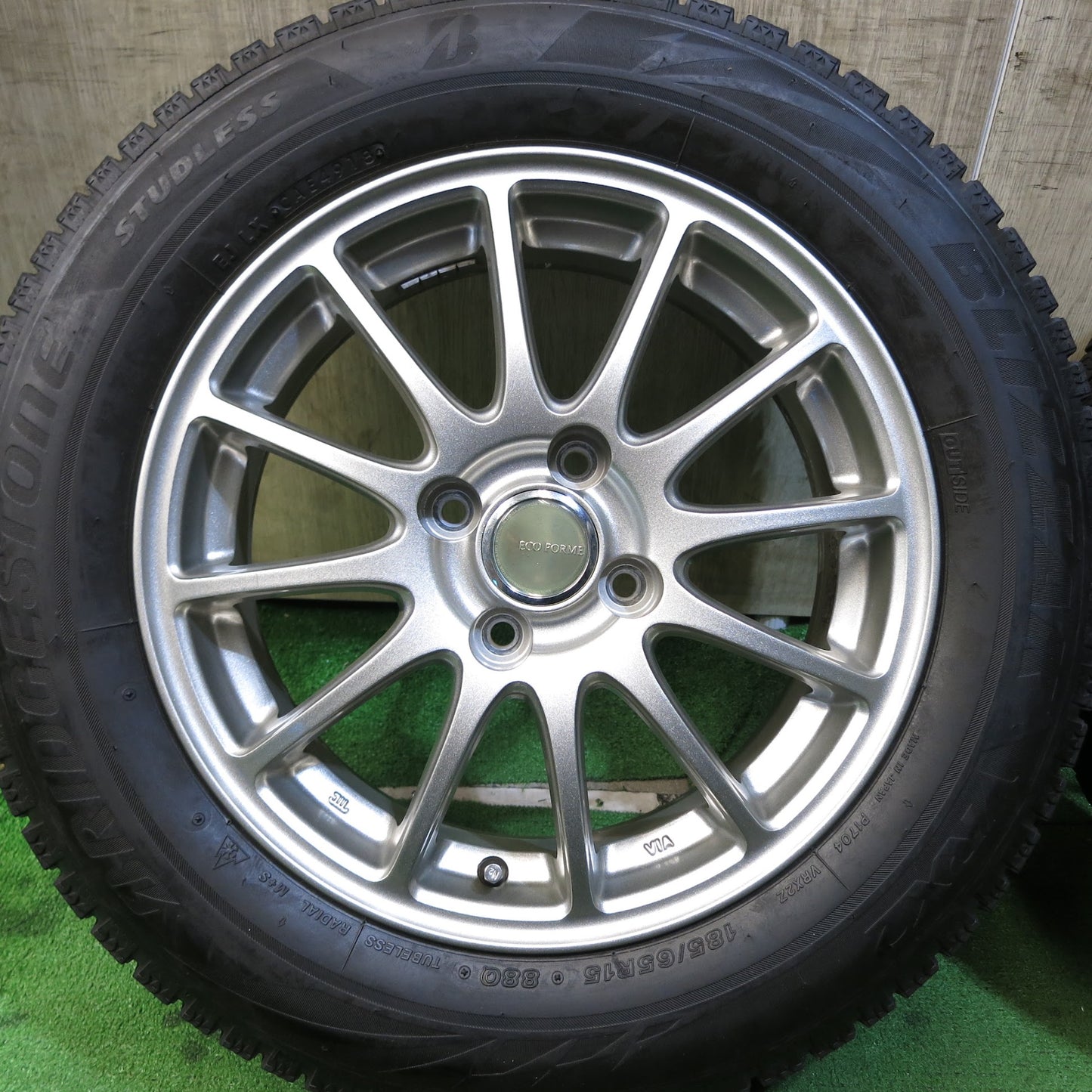 [送料無料]バリ溝！キレイ！9分★スタッドレス 185/65R15 ブリヂストン ブリザック VRX2 ECO FORME エコフォルム 15インチ PCD100/4H★3061301Hス