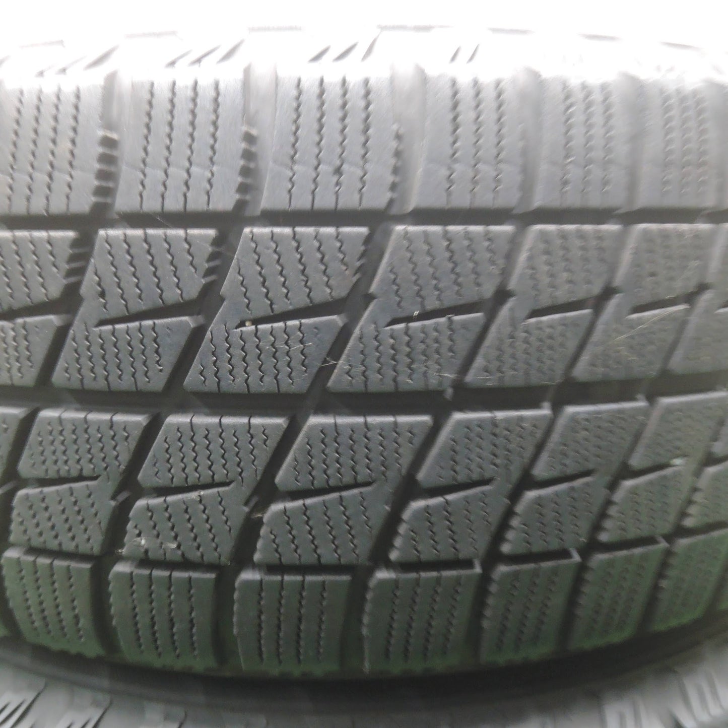 [送料無料]バリ溝！キレイ！8.5分★スタッドレス 215/55R17 ブリヂストン アイスパートナー ravrion selzer ラブリオン 17インチ PCD114.3/5H★3090801SYス
