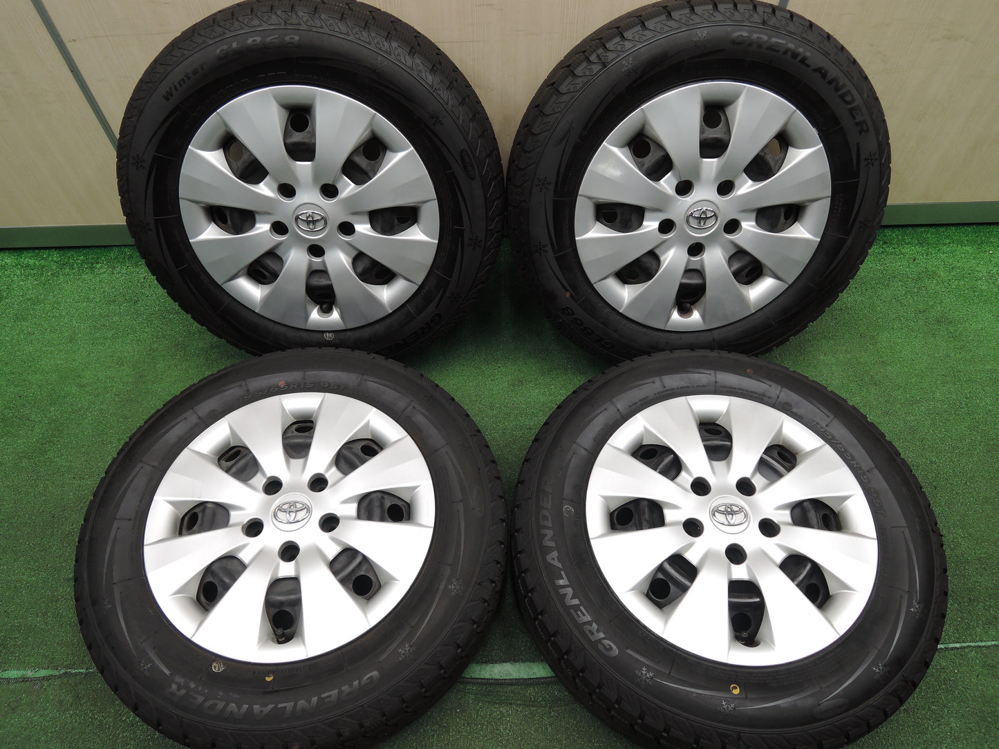 *送料無料*バリ溝！22年！ほぼ10分★トヨタ ノア ヴォクシー 純正 スチール 195/65R15 スタッドレス グリンランダー ウインター GL868 PCD114.3/5H★3112511HAス