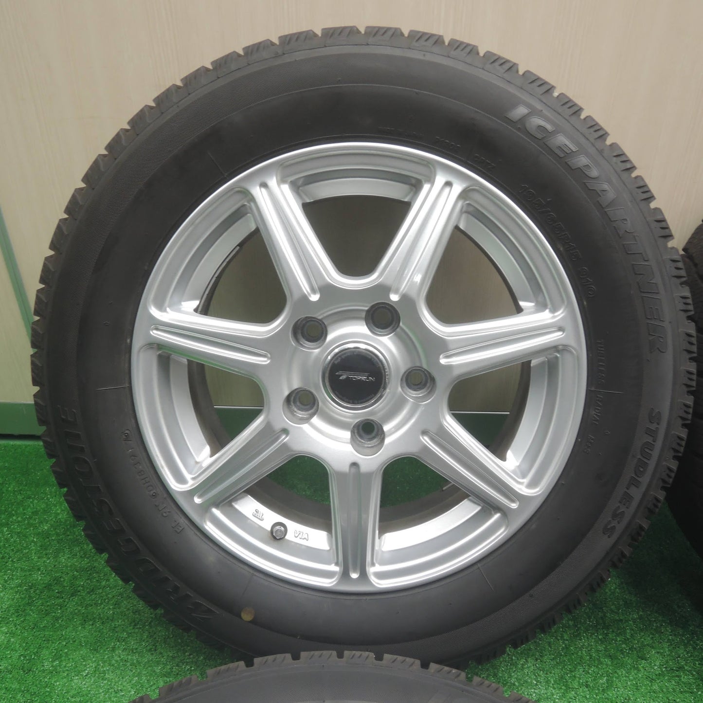 [送料無料]バリ溝！キレイ！9.5分★スタッドレス 195/65R15 ブリヂストン アイスパートナー TOPRUN トップラン 15インチ PCD114.3/5H★3071205SYス