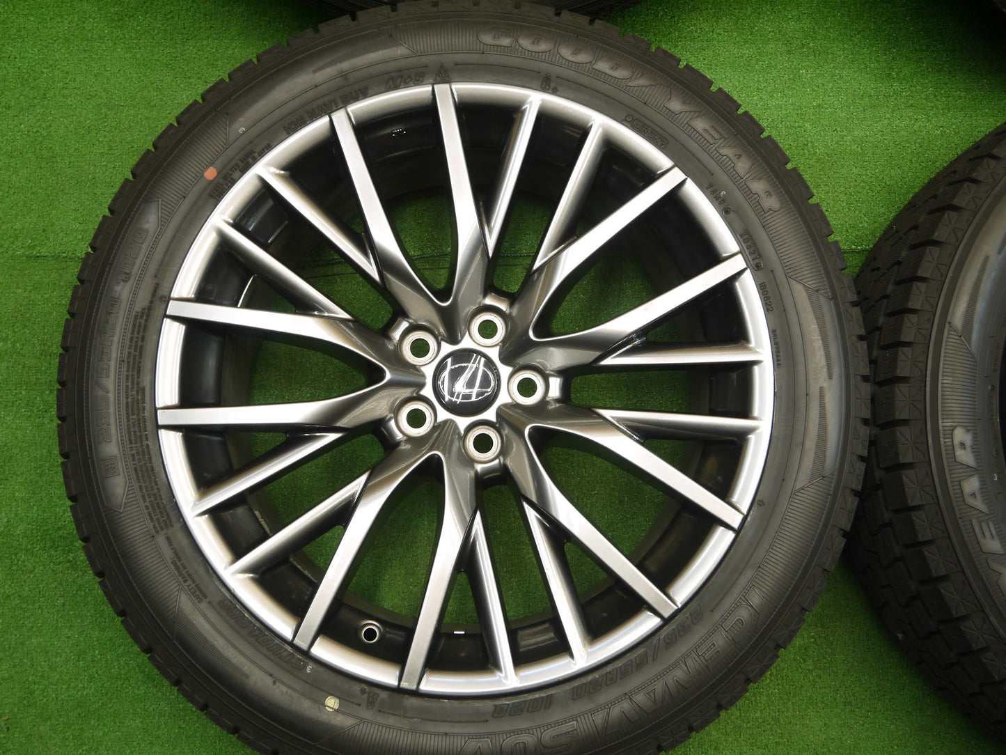 [送料無料]バリ溝！21年！ほぼ10分★レクサス RX Fスポーツ 純正 235/55R20 スタッドレス グッドイヤー アイスナビ SUV 20インチ PCD114.3/5H★2082408クス