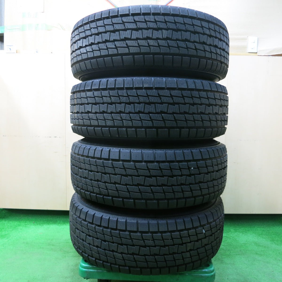 *送料無料*タイヤほぼ未使用！22年★トヨタ 90系 ランクル プラド 純正 265/70R16 スタッドレス グッドイヤー アイスナビ SUV 16インチ PCD139.7/6H★3122704イス