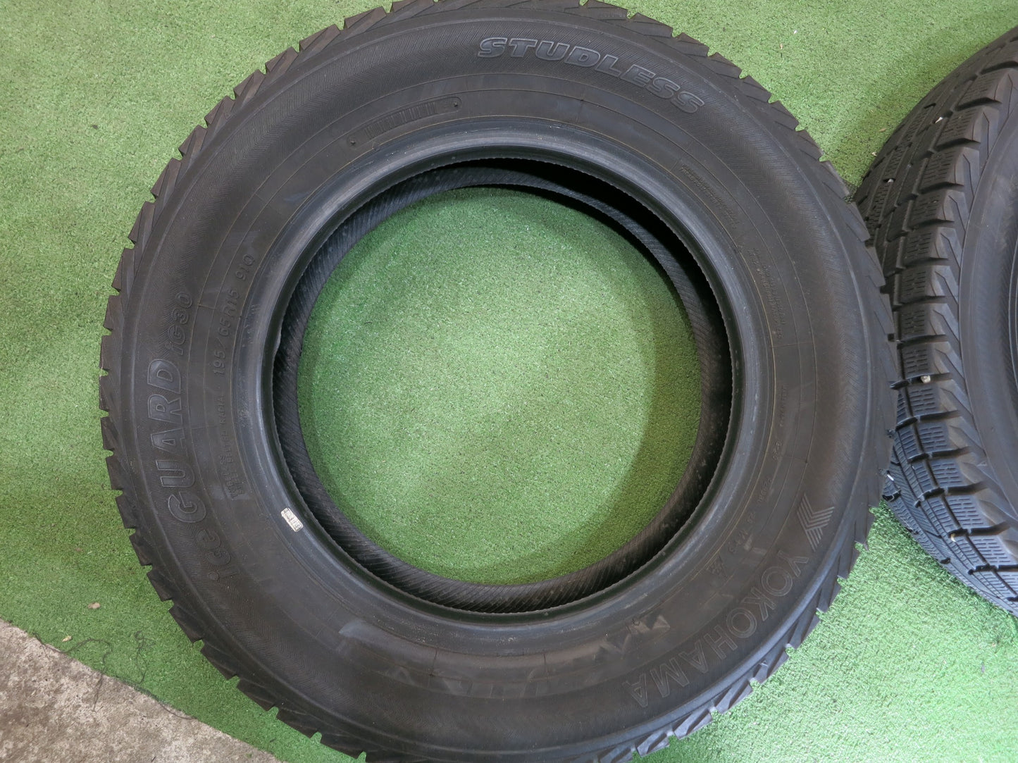 [送料無料]4本価格★スタッドレス 195/65R15 ヨコハマ アイスガード iG30 タイヤ 15インチ プリウス ノア ヴォクシー ウィッシュ エスクァイア 等★2062401Hスタ
